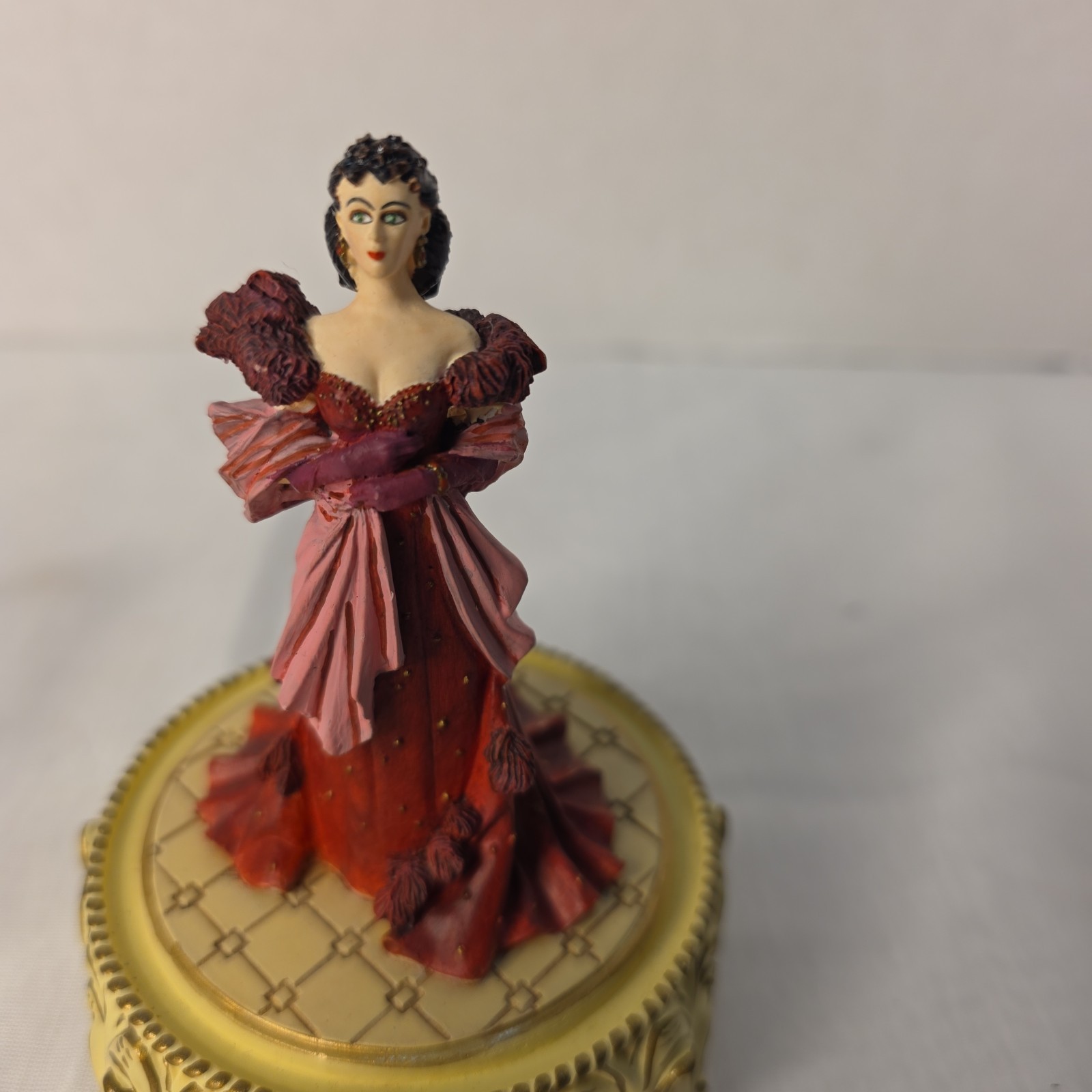 1993 Turner Gone With Wind Figurine “Scarlett’s Shame” w Dome *NO COA or Box*