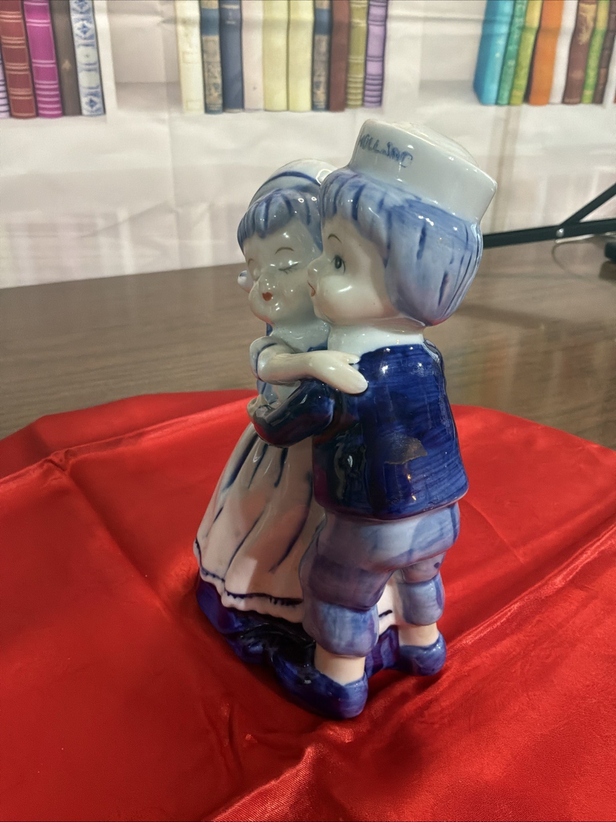 Delft Blue (Delft Blauw), Porcelain, Dutch Boy/Girl Hug, Holland, 1960s
