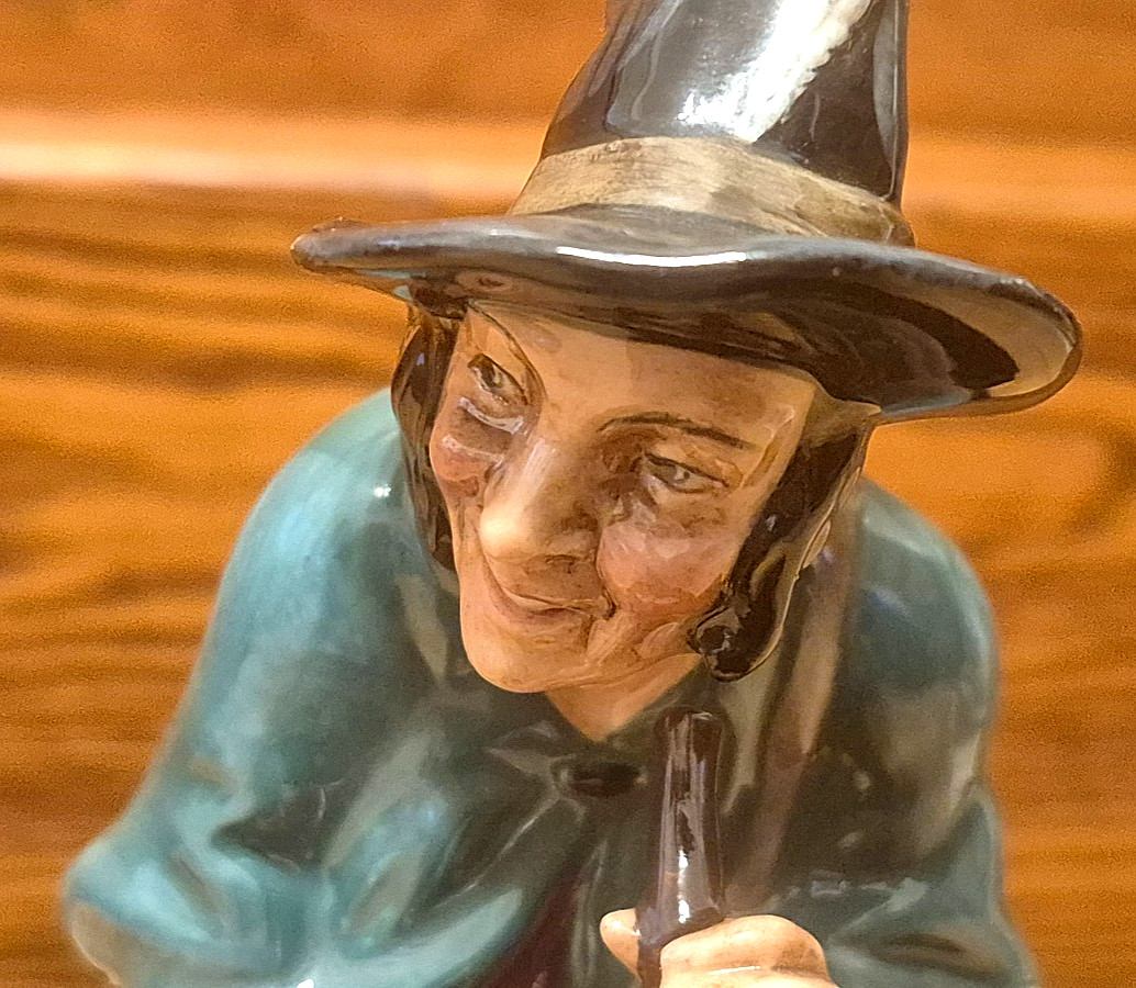 Royal Doulton The Mask Seller Figurine HN2103 Vintage Bone China England Retired