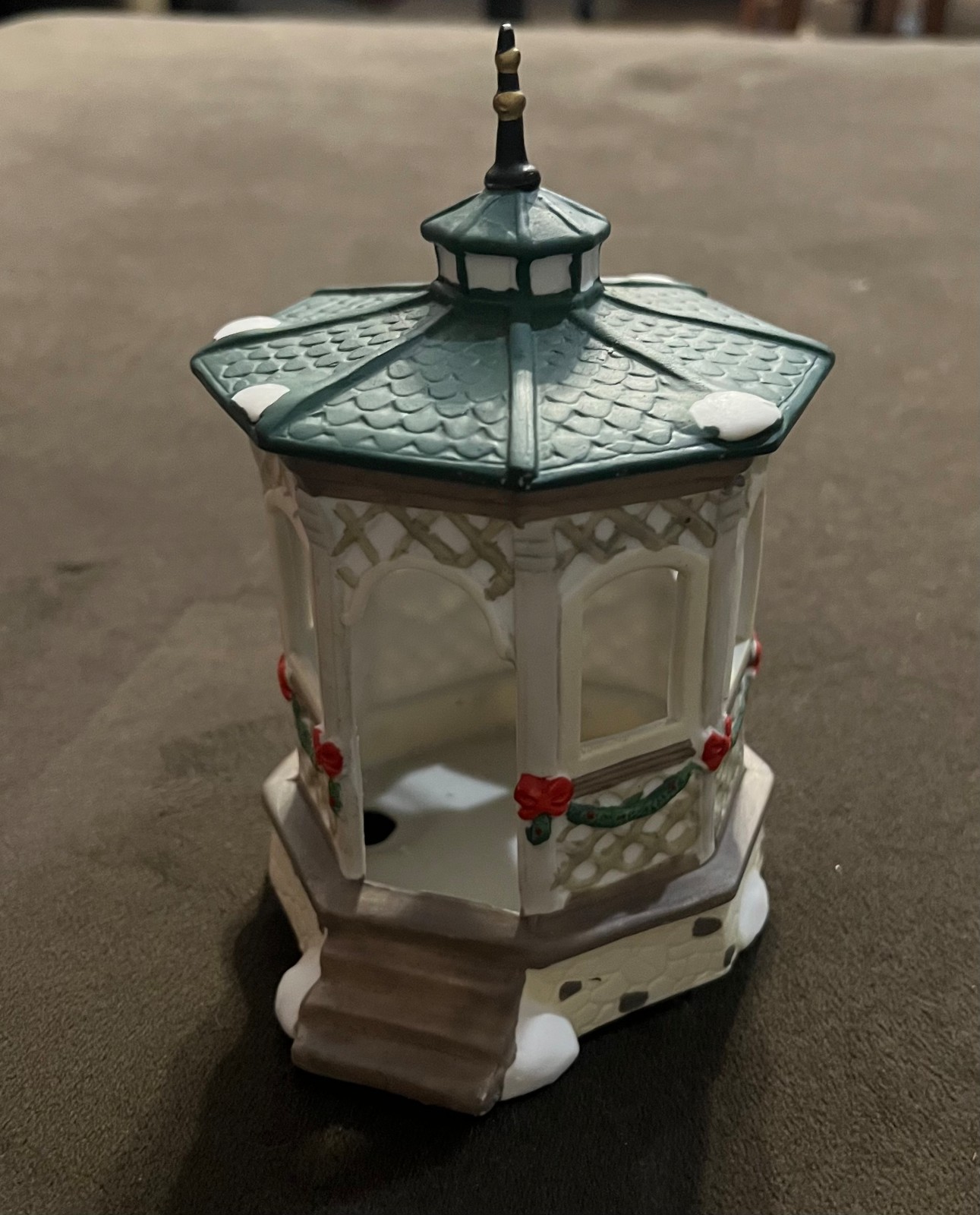 1992 Summit corporation summit collection exclusive winter gazebo