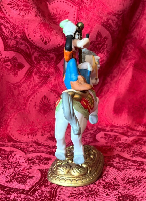 VINTAGE NEW ENGLAND COLLECTOR’S SOCIETY DISNEY CHARACTER CAROUSEL “GOOFY”-NO BOX
