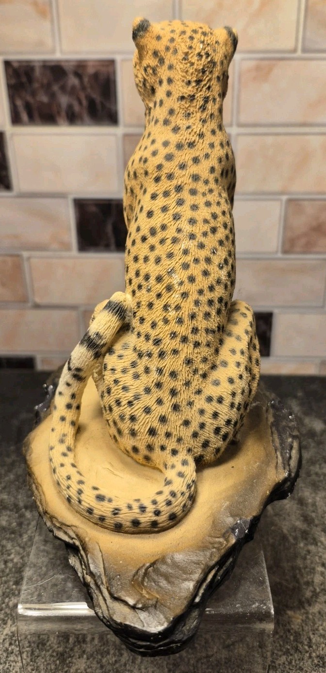 1991 Living Stone Resin Cheetah Figure W/Base Very Realistic 6″ Tall 6″ Long HTF