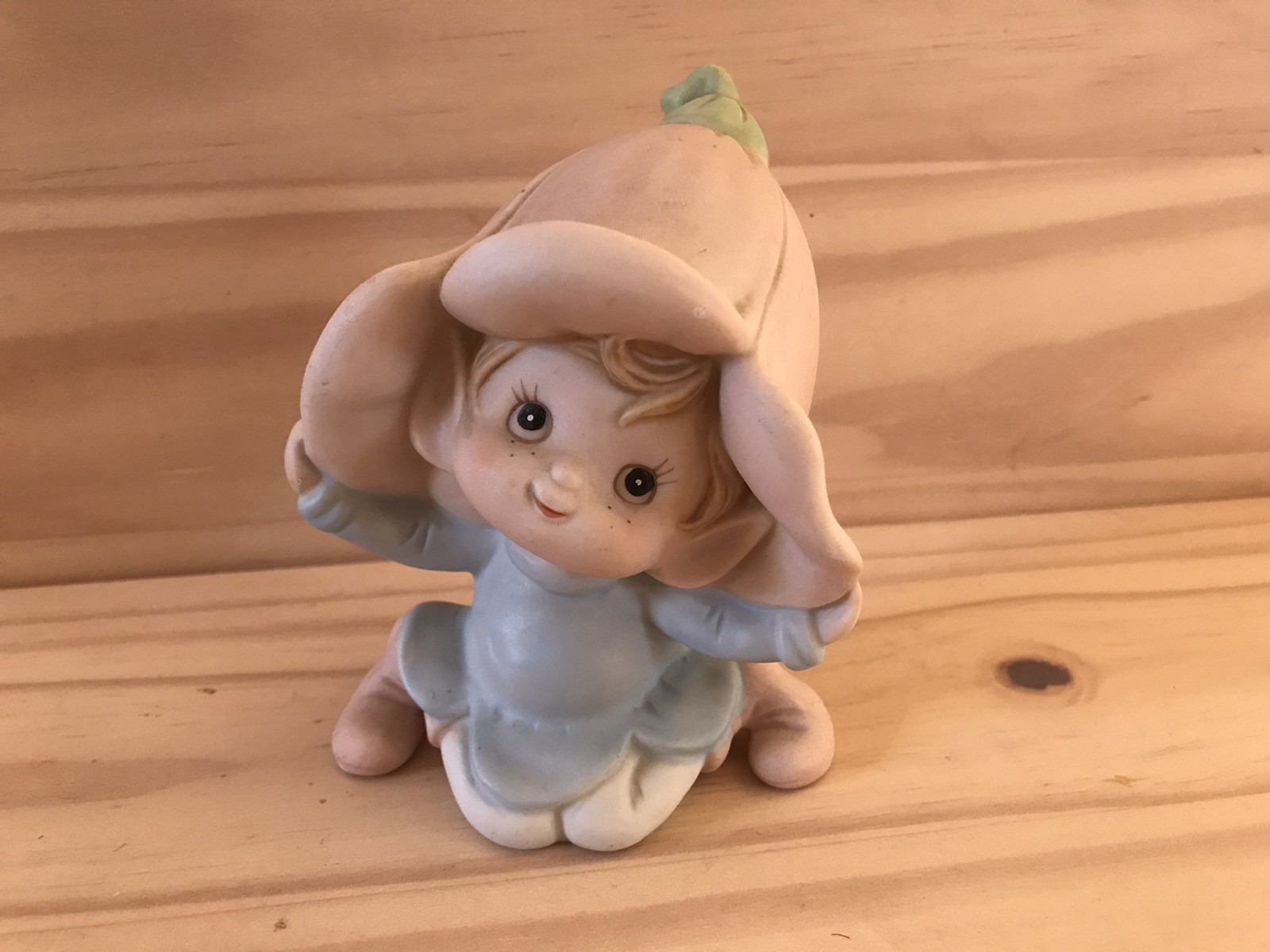 HOMCO Flower Garden Fairy Freckled Elf Tulip Pixie Porcelain Figurine Pink 5615
