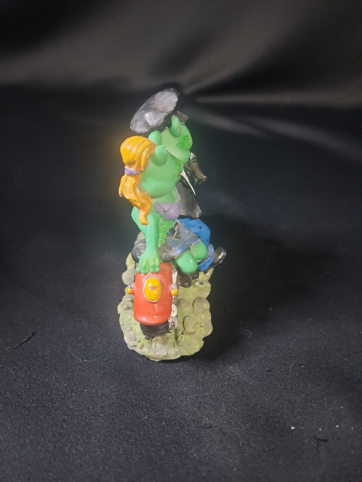 frog Couple motorcycle figurine 4” Tall
