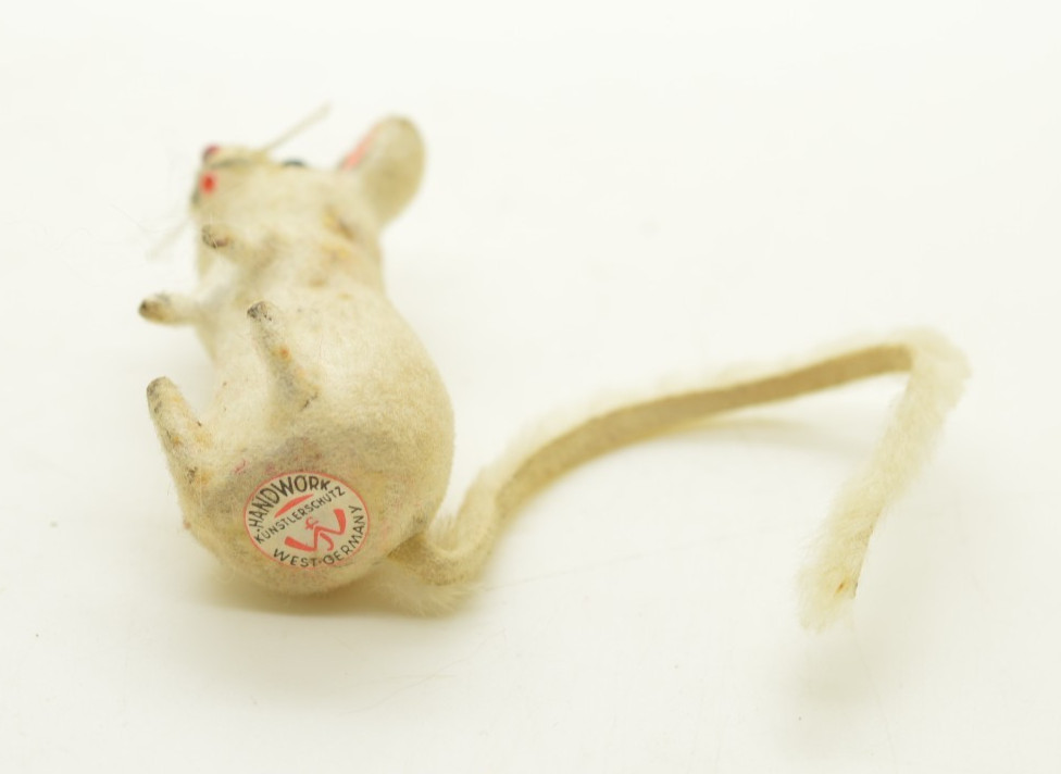 Vintage Warren Kunstlerschutz Flocked Ivory Mouse Figurine Handwork West Germany