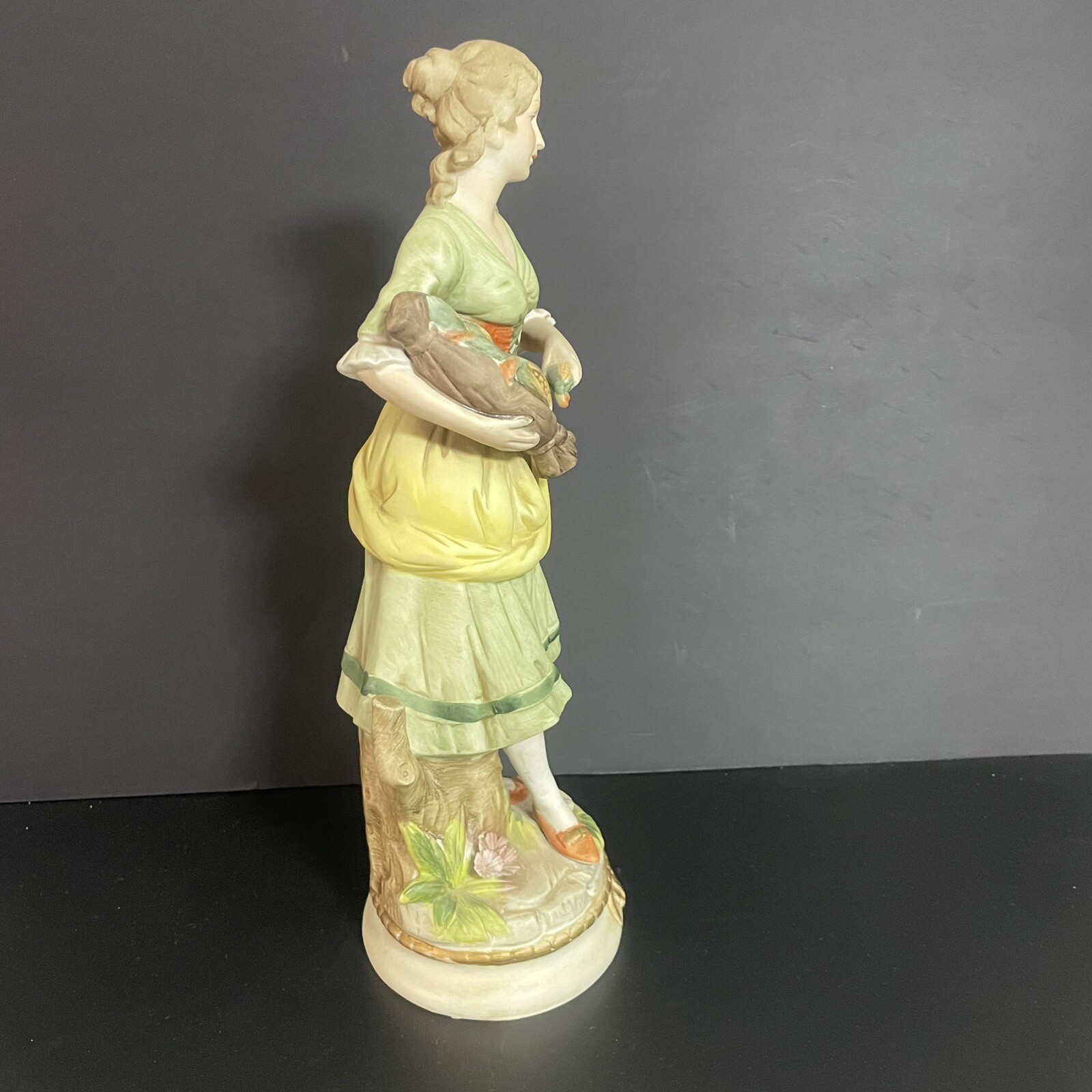 Ardco Porcelain Bisque Woman with Corn Made in Japan C-1906 Figurine 13″ Chip