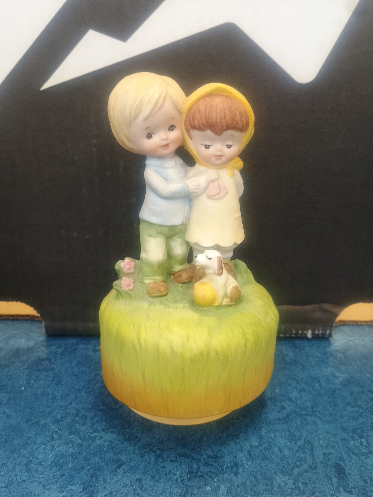 Sankyo Rotating Music Box Boy And Girl with Puppy Works