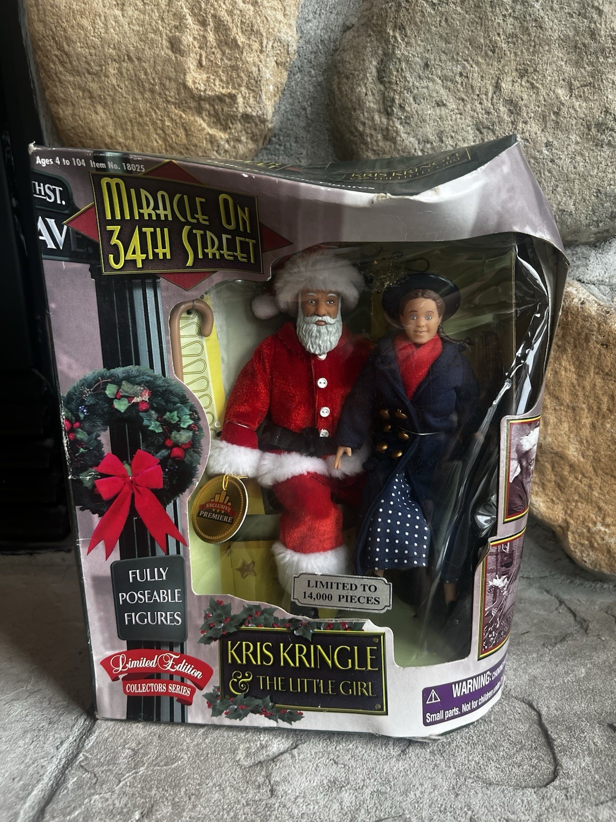 1998 Miracle On 34th Street Kris Kringle & The Little Girl New In Original Box