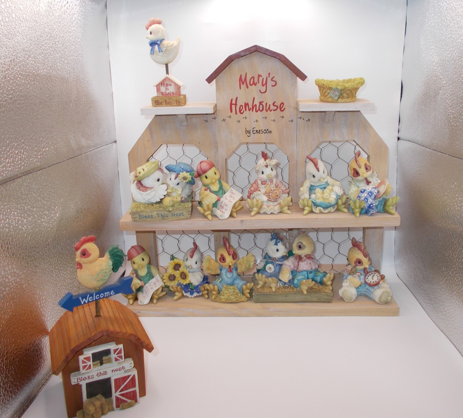 Vintage Enesco Mary’s Henhouse Collection Lot 13 Figurines & Wood Display Stand