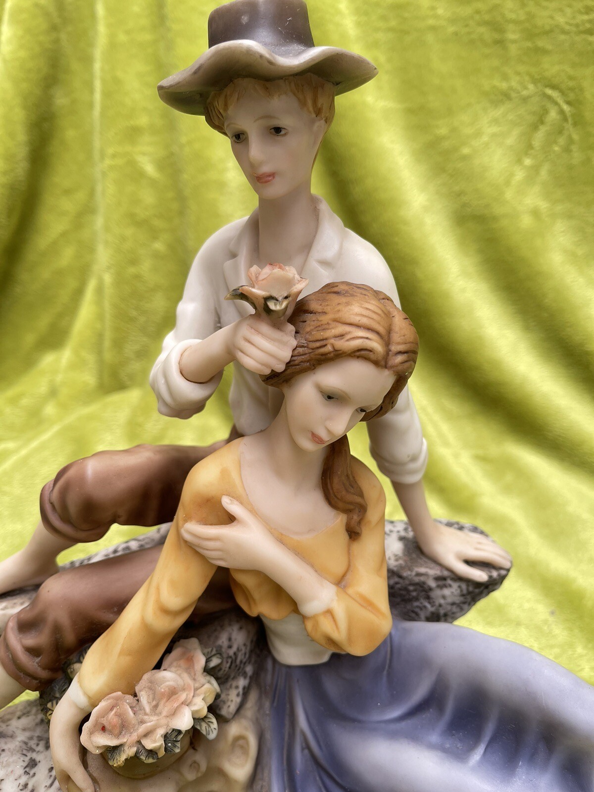 Fine Art Collection 32cm Man Woman Sitting On Rock Putting Flower In Hair Statue