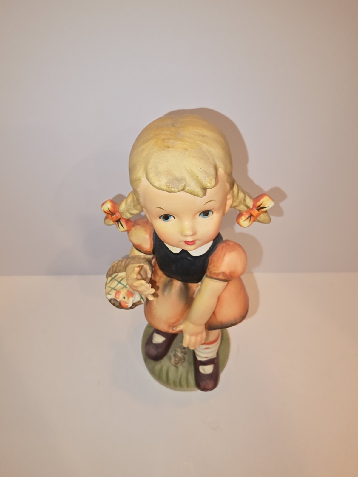 Vintage ARNART Erich Stauffer Japan Figurine 6262 Little Girl Flower Basket 7”
