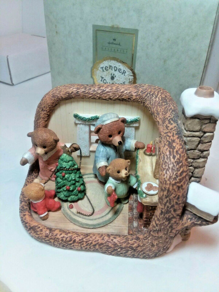 Hallmark TENDER TOUCHES 1991 Bear family Christmas QHG7002 RARE IOB W COA DV50