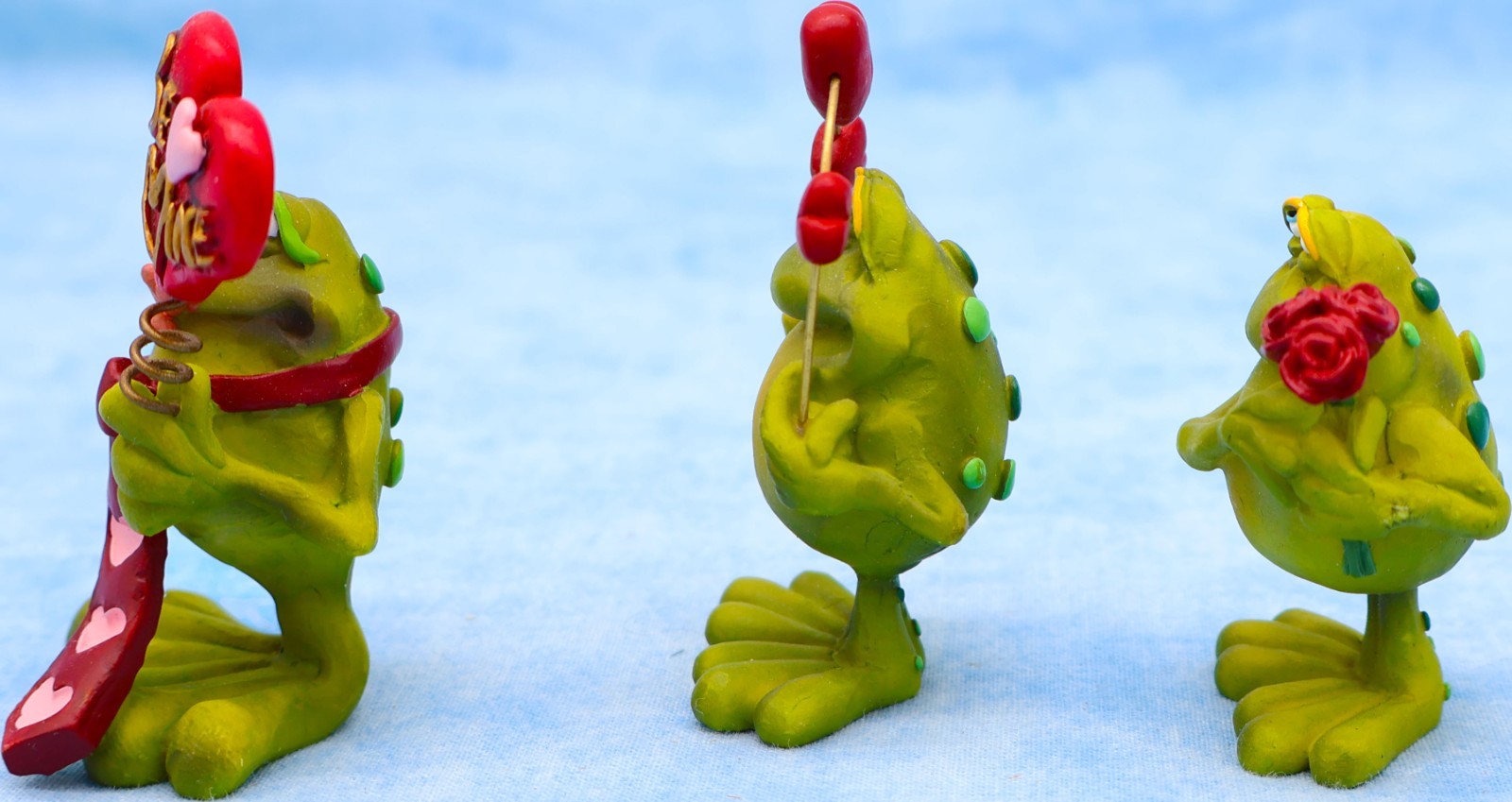 Douglas Valentine Frog Figurines Lot of 3 – Be Mine Heart Rose – Resin Decor