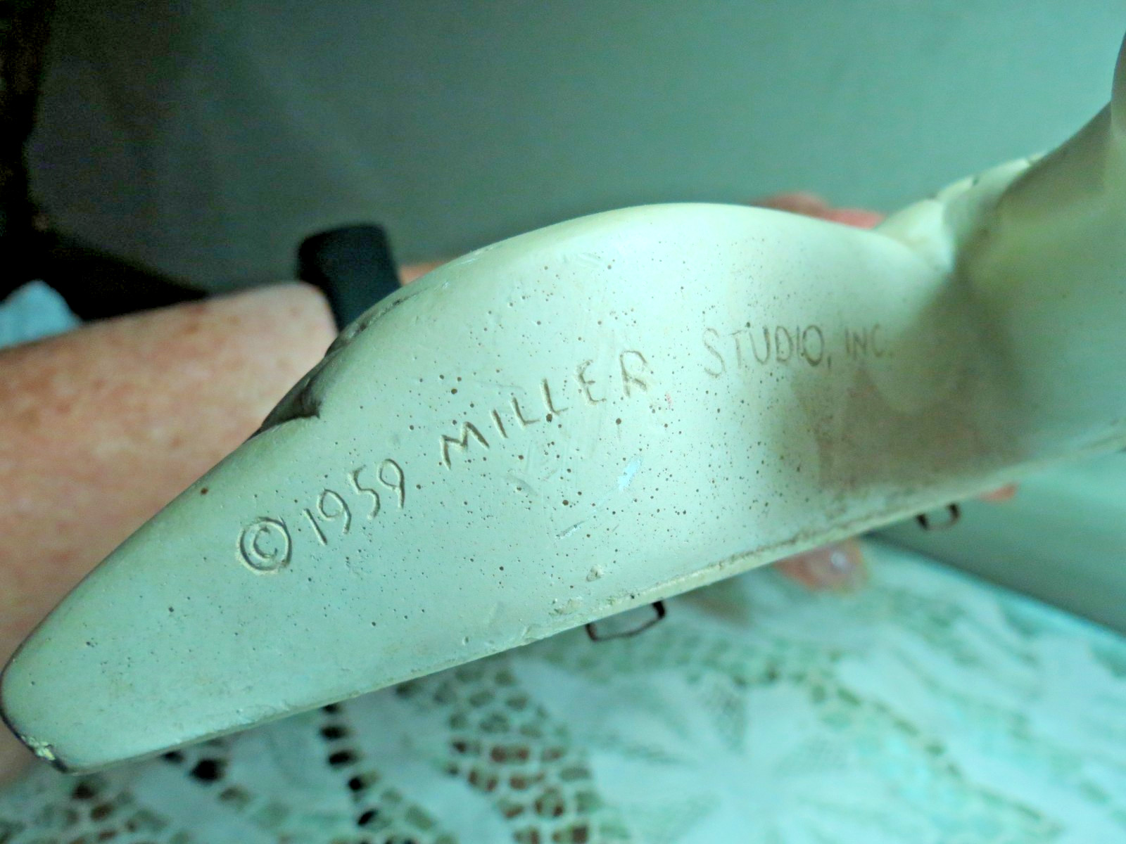 Cream Opalescent Miller Studio Pheasant chalkware wall hanging circa 1959