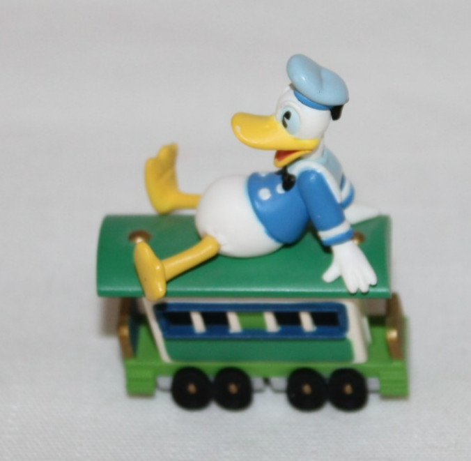 EUC Hallmark Merry Miniatures Mickey Express Donald Duck Passenger Car IN BOX-G9