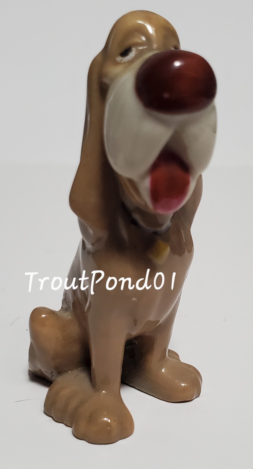 Wade Whimsies Disney Hat Box Figurine Lady and the Tramp TRUSTY Bloodhound Dog E
