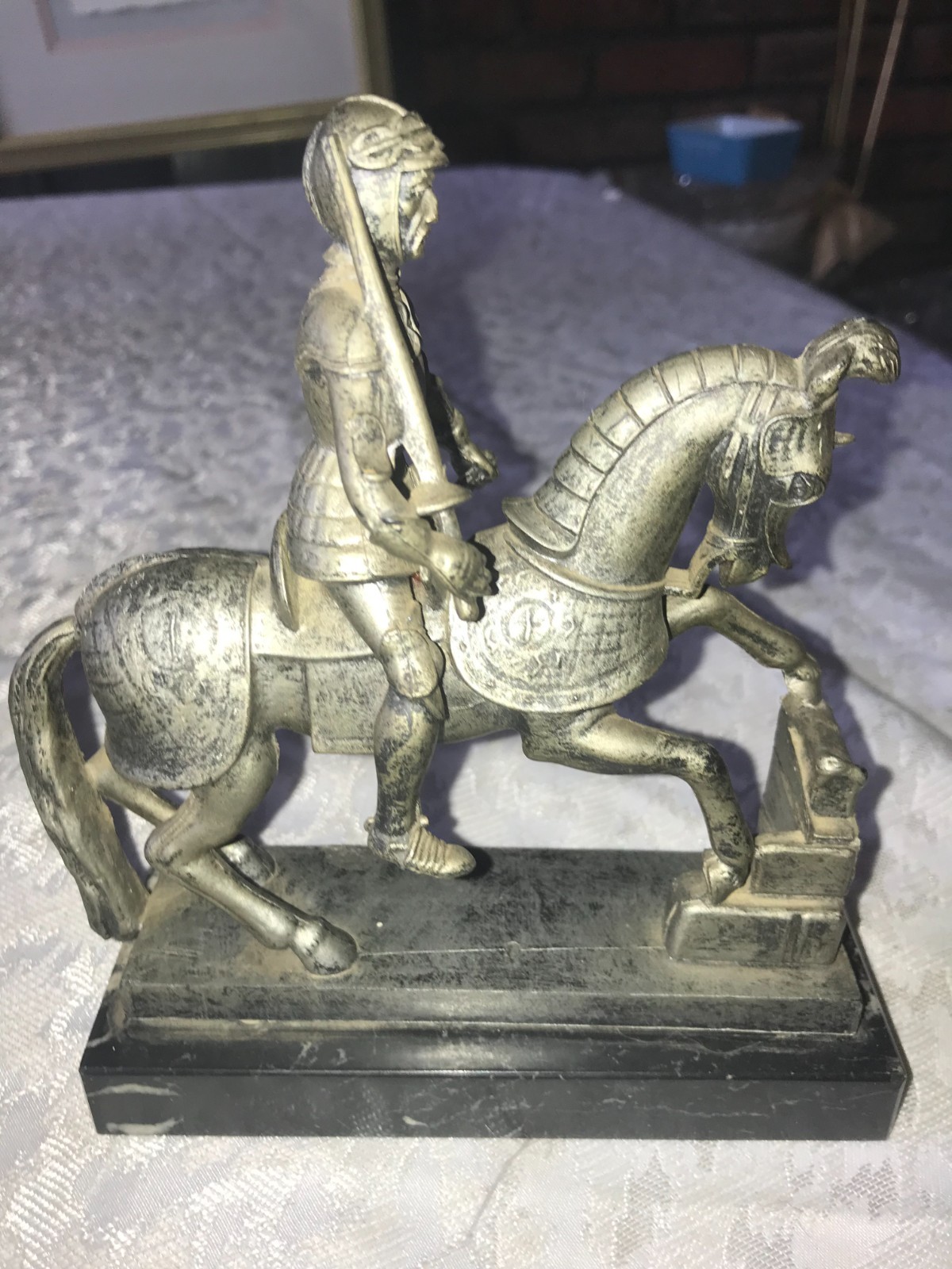 Vintage DEPOSE Italy MEDIEVAL KNIGHT on HORSE Armor FIGURINE Marble Base 6¾”Tall