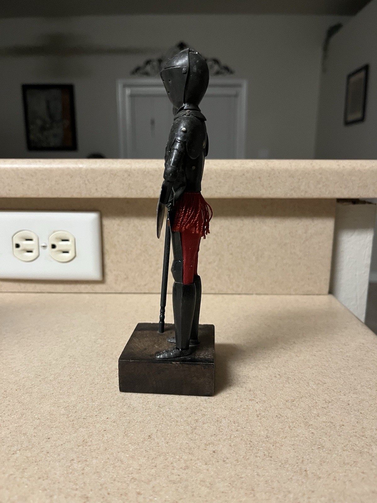 Vintage Medieval Knight In Armor Figurine On Wood Pedestal Renaissance