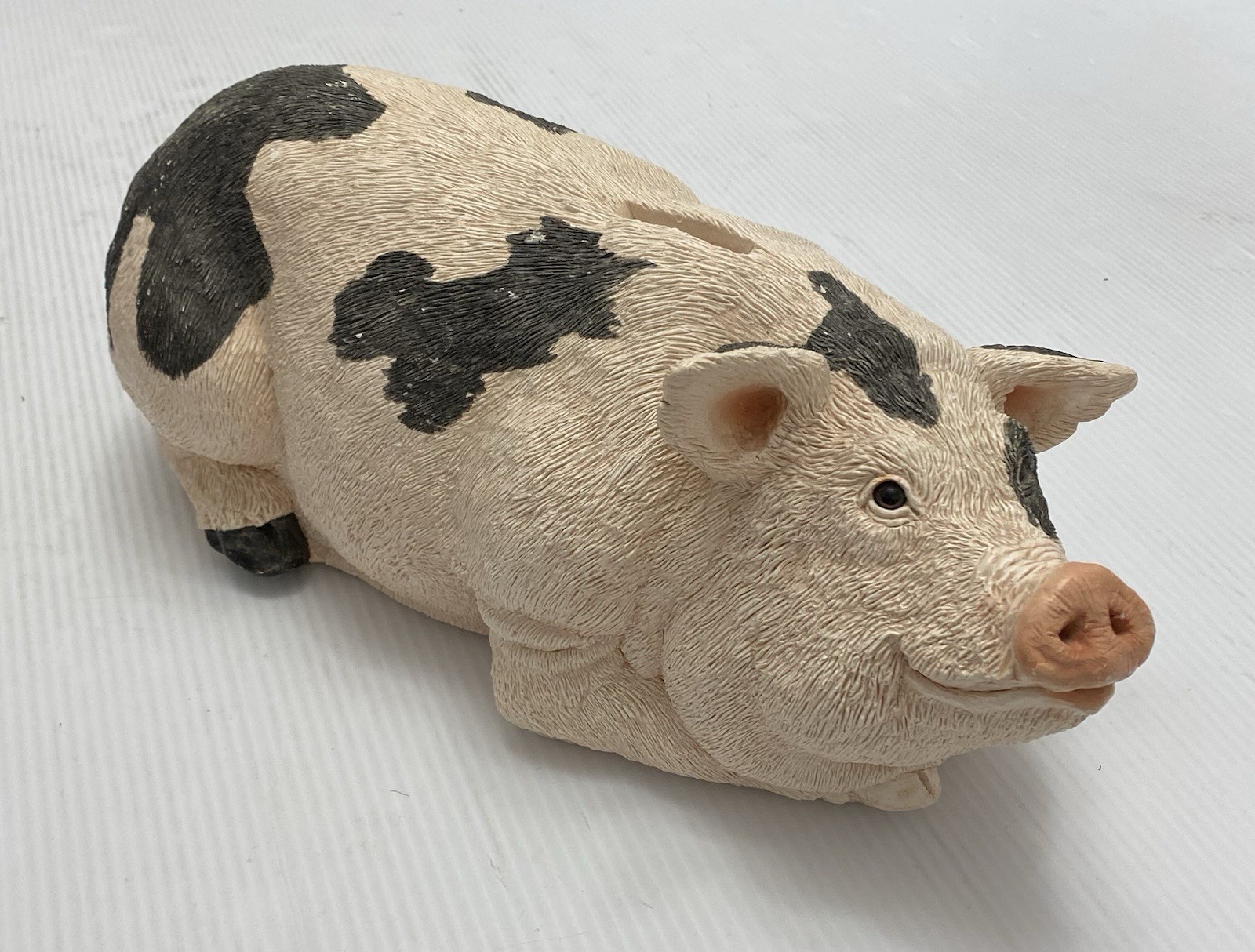 Vintage 1986 15″ Lg Heavy Resin Signed Spotted Life like Pig (Piggy Bank) 8Lbs