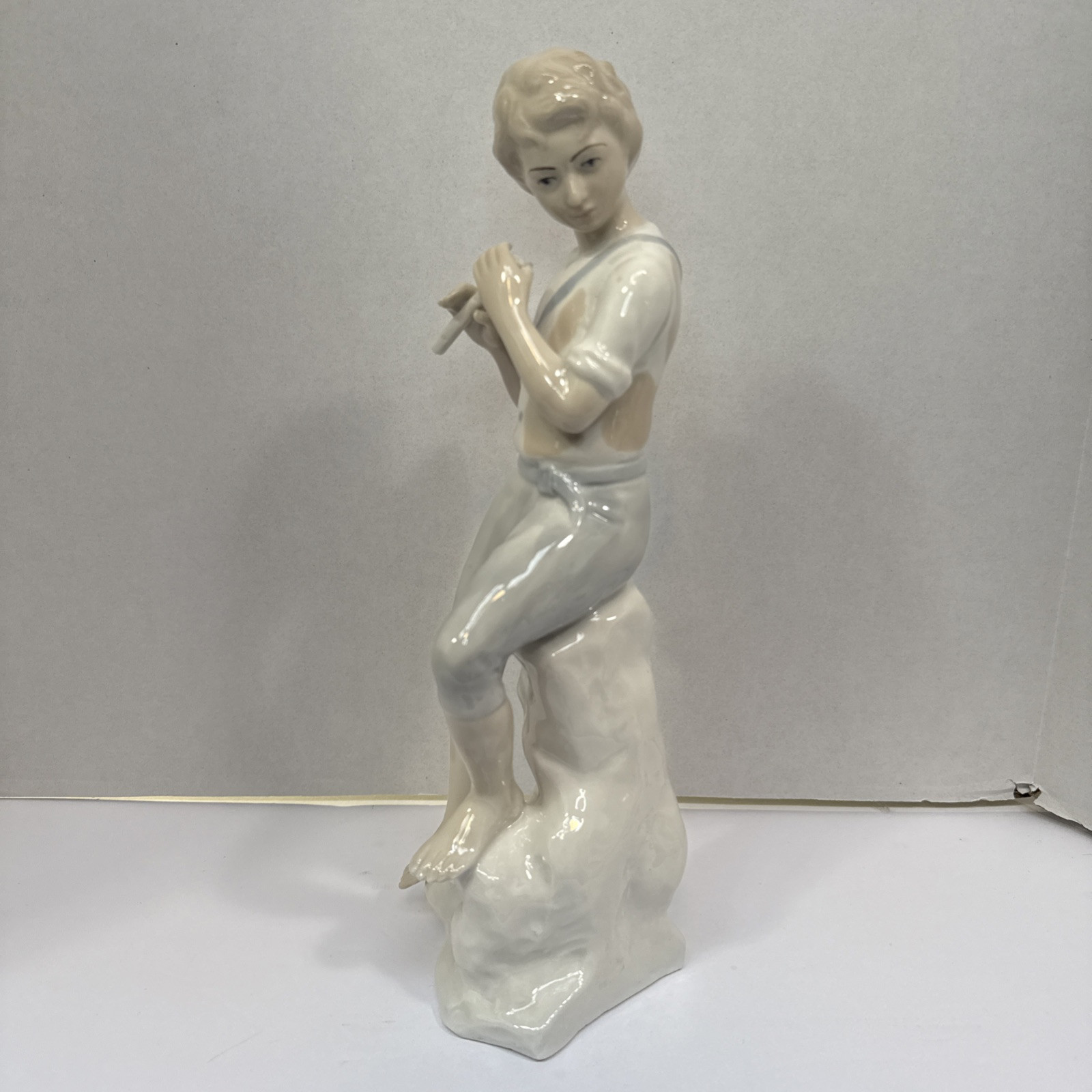 LLADRO CASCADES STYLE BOY WITH FLUTE Figurine 12.5” Damaged Flute