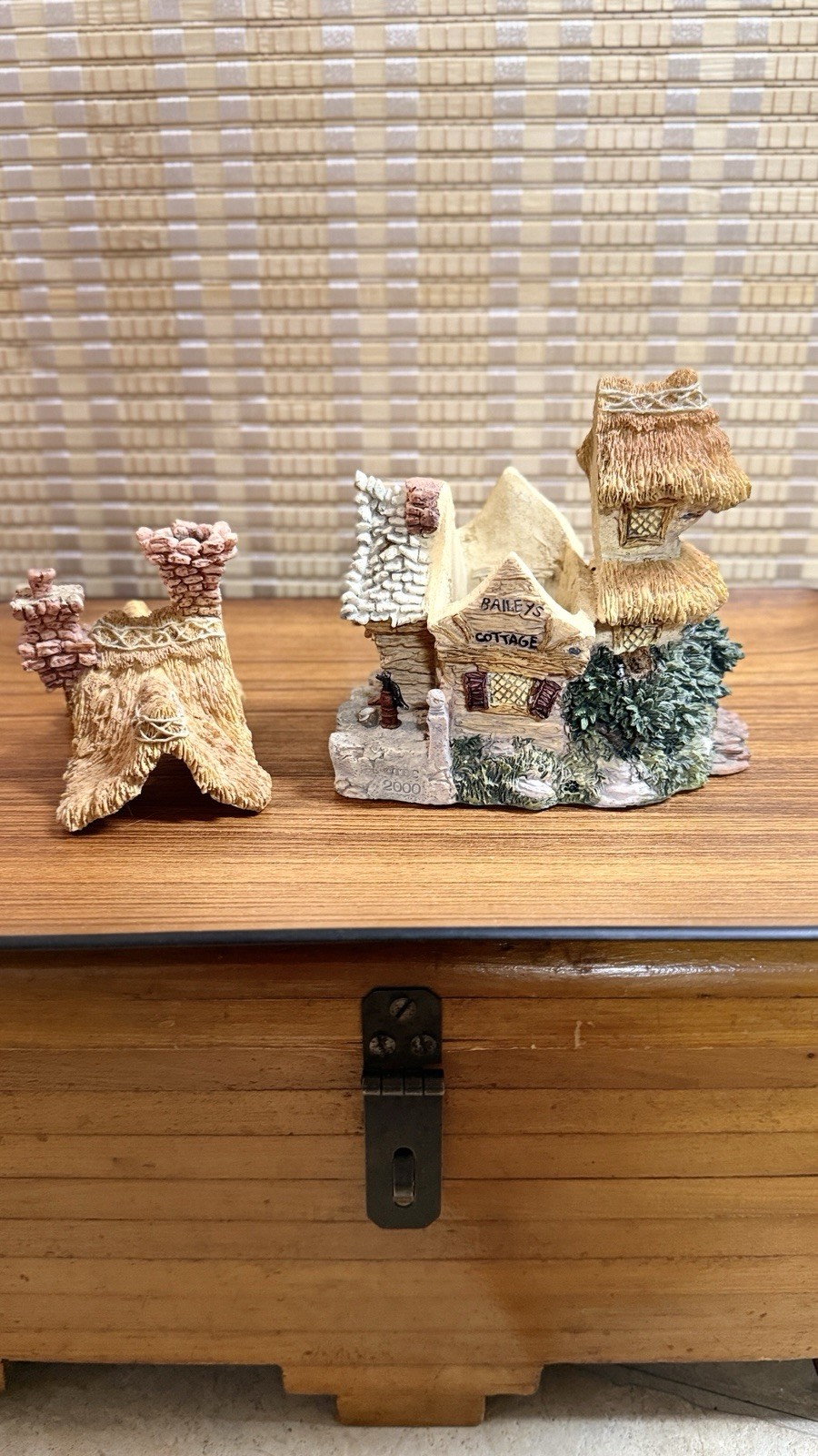 Boyds Bearly-Built Villages “Bailey’s Cozy Cottage” 19002, Boyds Bear Collection