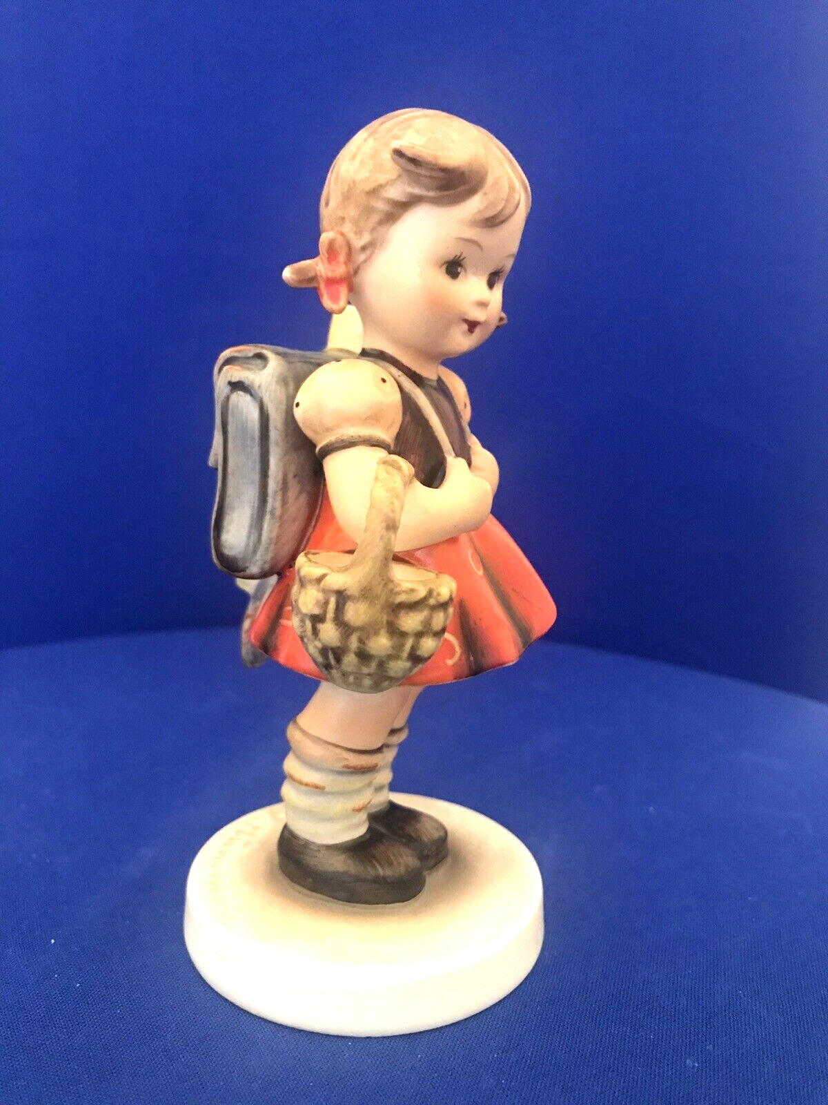 SCHOOL GIRL – Early TMK 2 w/Empty Basket – Hummel #81 – 5″ Tall – Super Clean