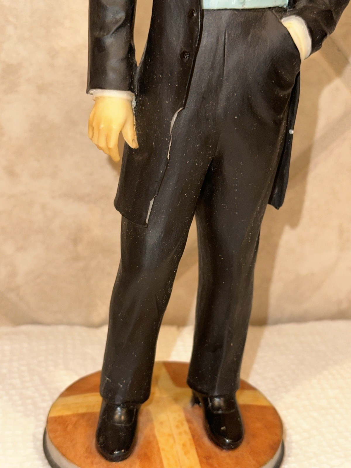 (2) Gone With the Wind Dave Grossman Figurines Of Scarlett O’Hara & Rhett Butler