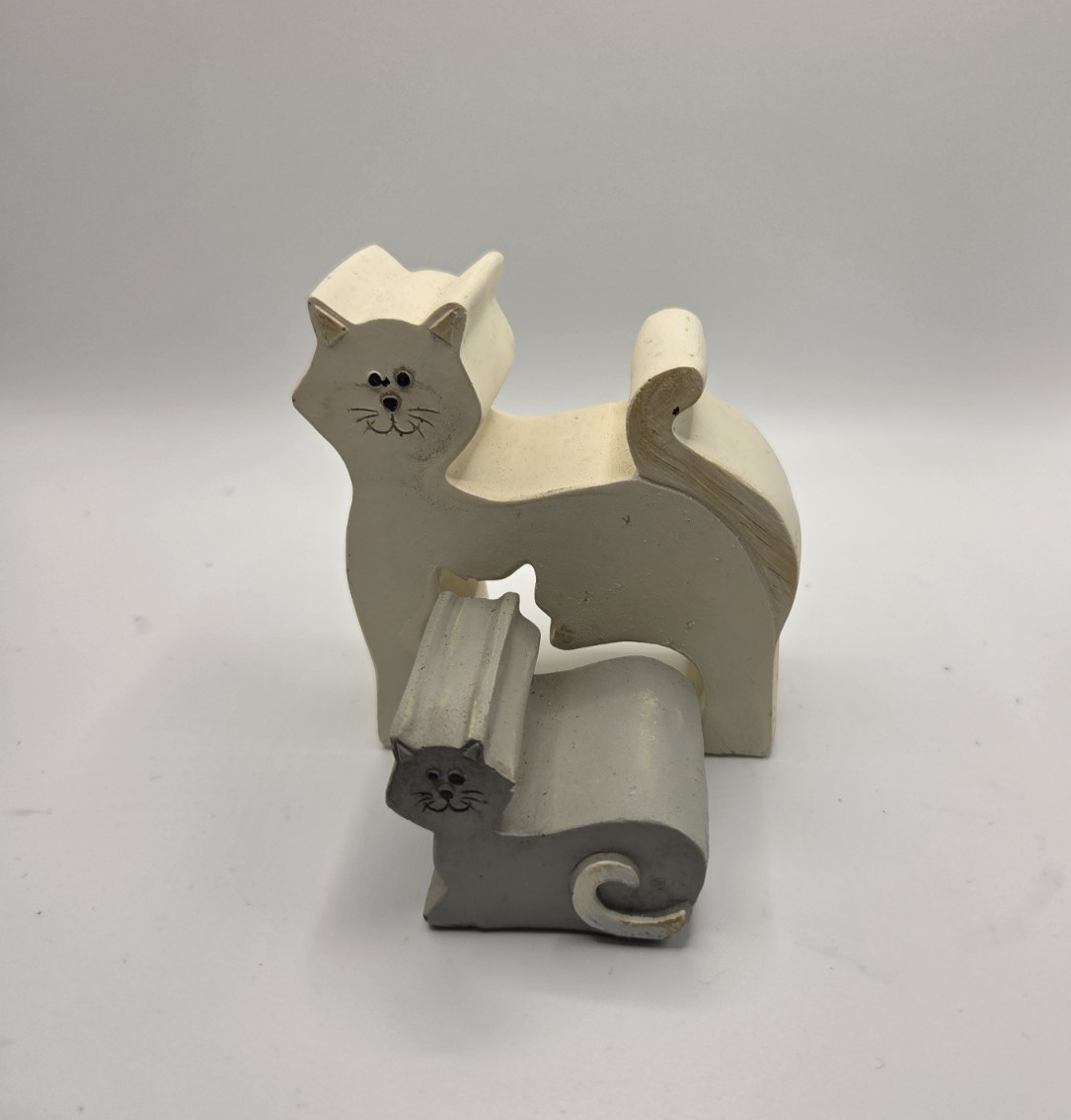 VTG WOOD CARVED CAT AND HER KITTEN PUZZEL APPROX. 3.5X3.5″ BEIGE GREY(SS-14-M-5)