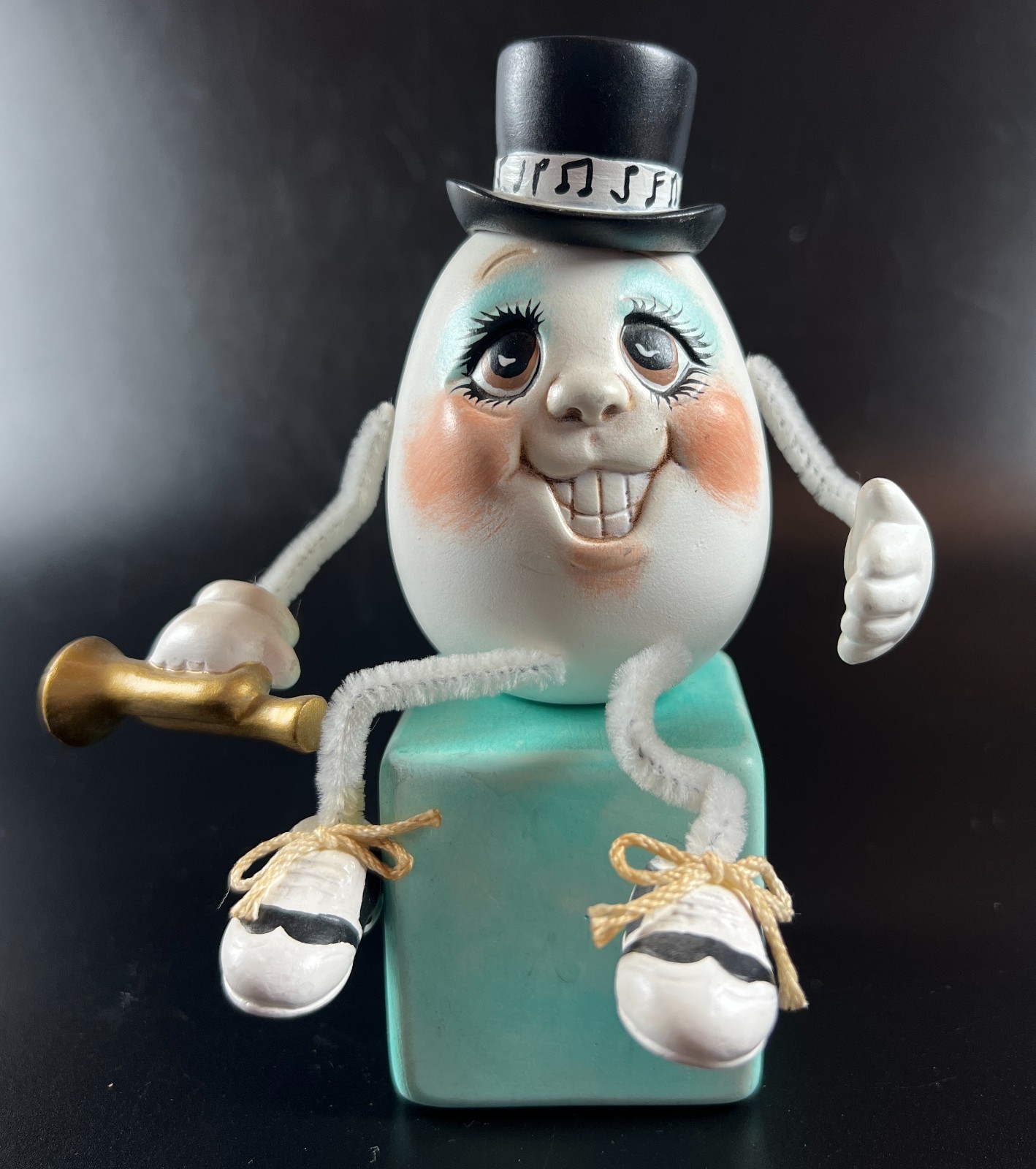 Vintage anthropomorphic egg shelf sitter hat music Humpty Dumpty Kitsch pipe cle