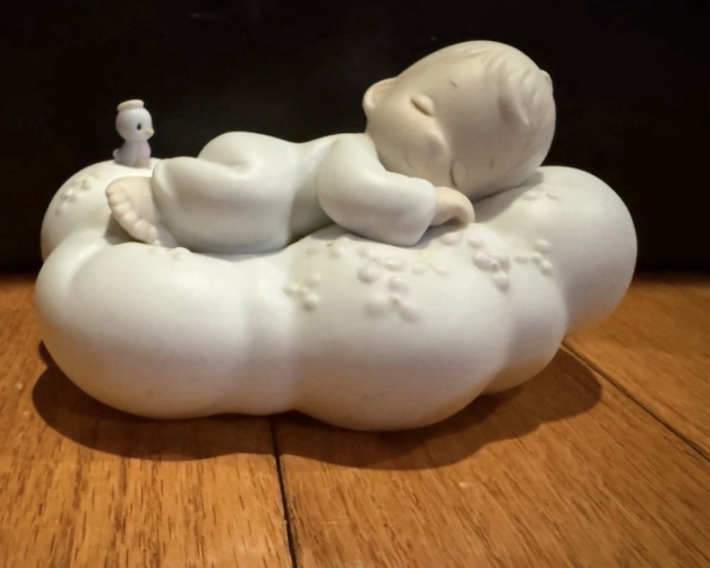 Precious Moments Figurine “Safe In The Arms Of Jesus” #521922. Retired.