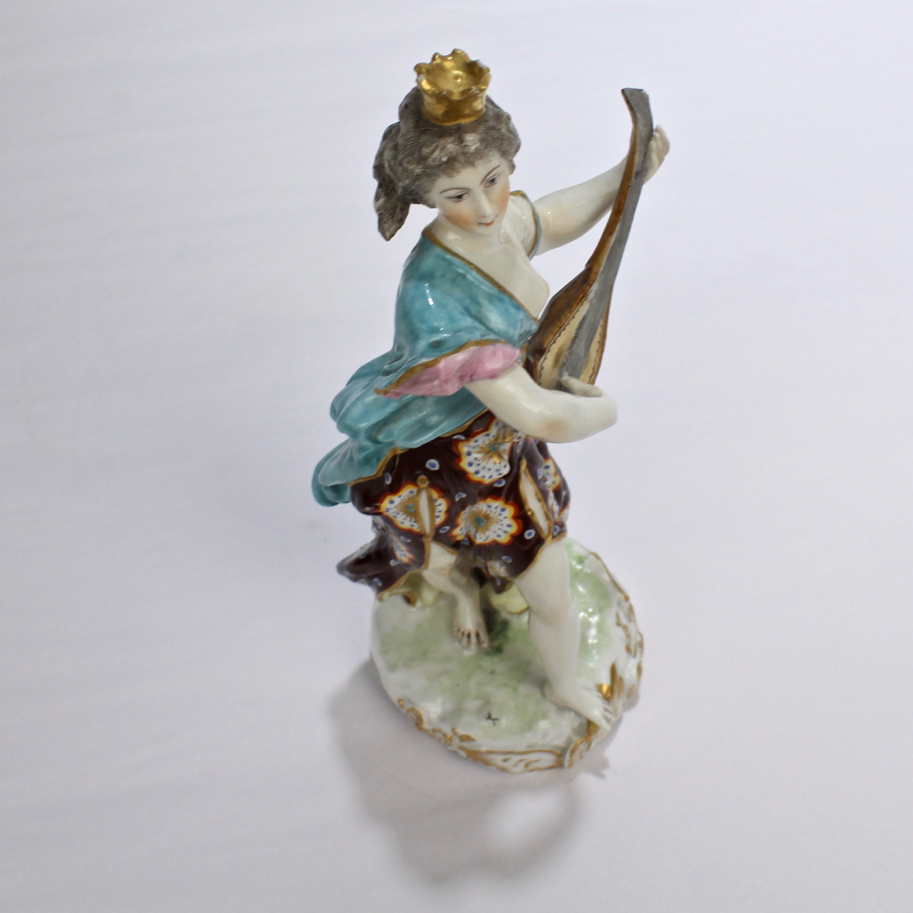 Old or Antique Samson Porcelain Faux Chelsea Figurine – Allegory of Music.