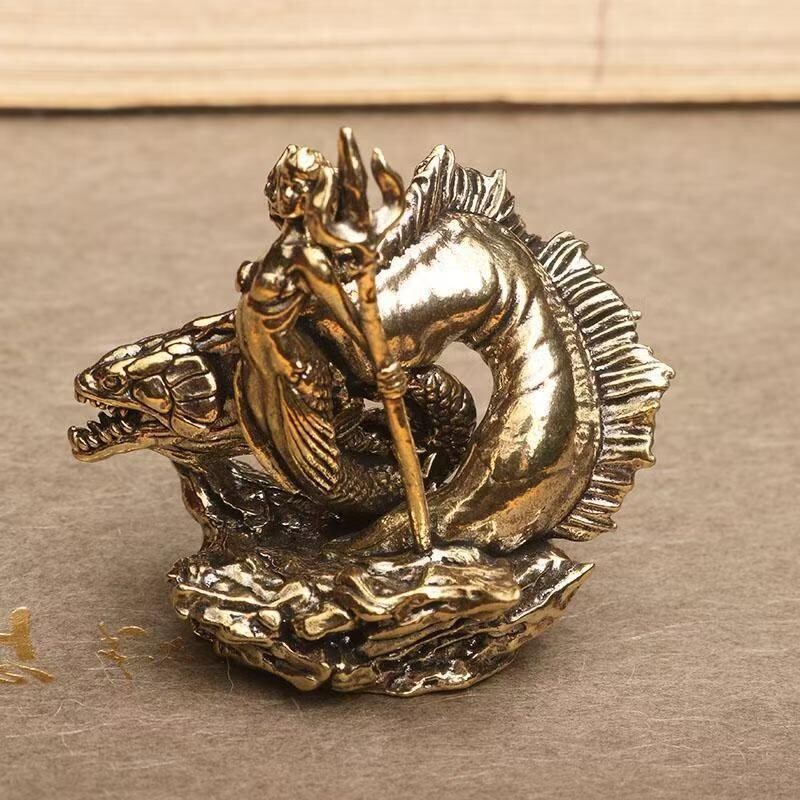Brass solid small ornament Medusa battle dragon fish tea pet ornament