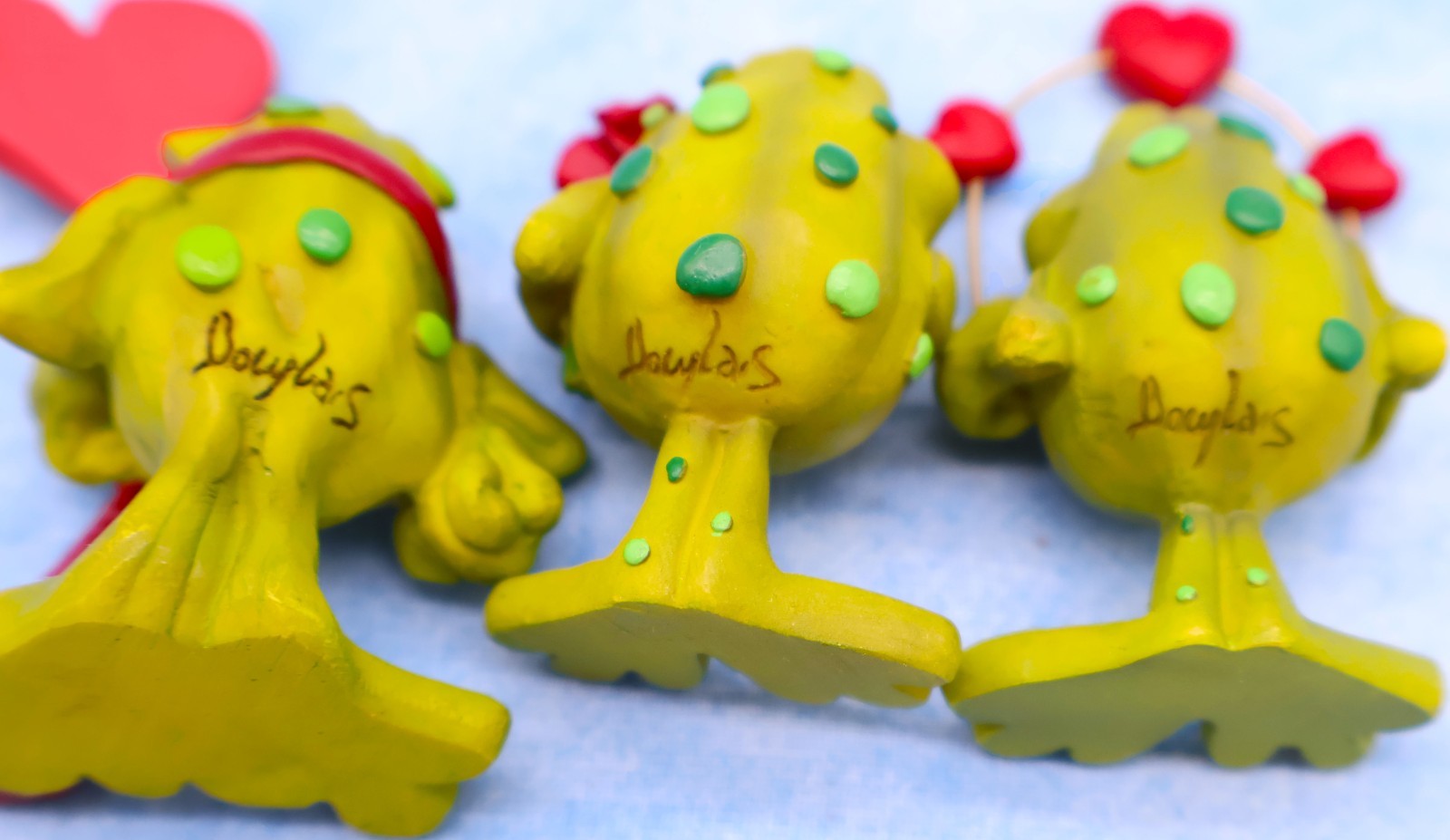 Douglas Valentine Frog Figurines Lot of 3 – Be Mine Heart Rose – Resin Decor