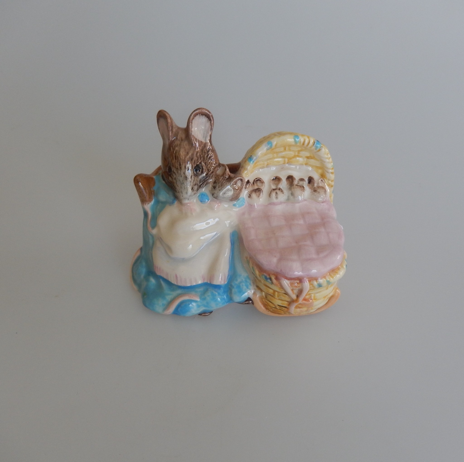 Beatrix Potter HUNCA MUNCA Mouse with Babies Figurine BP-3C Stamp