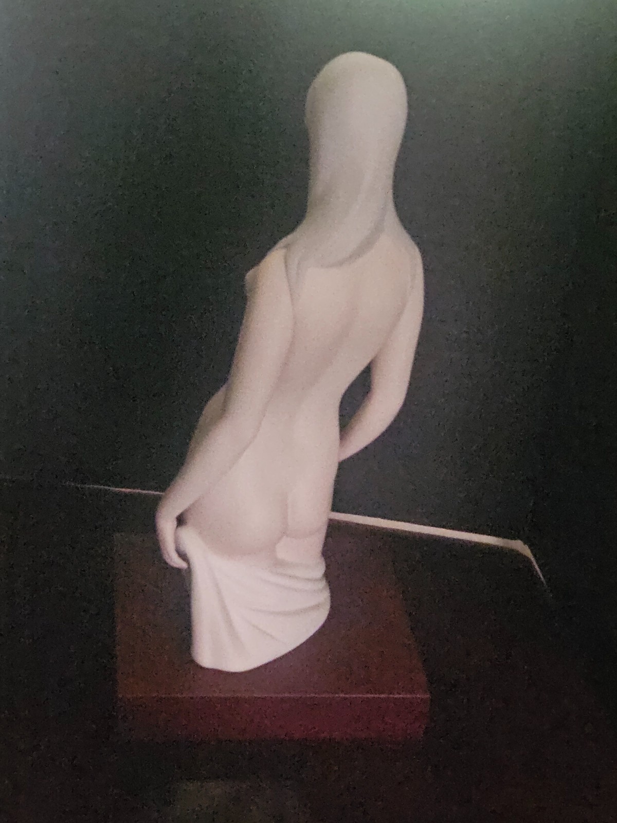 LLADRO ELEGANT WOMAN – Museum Quality
