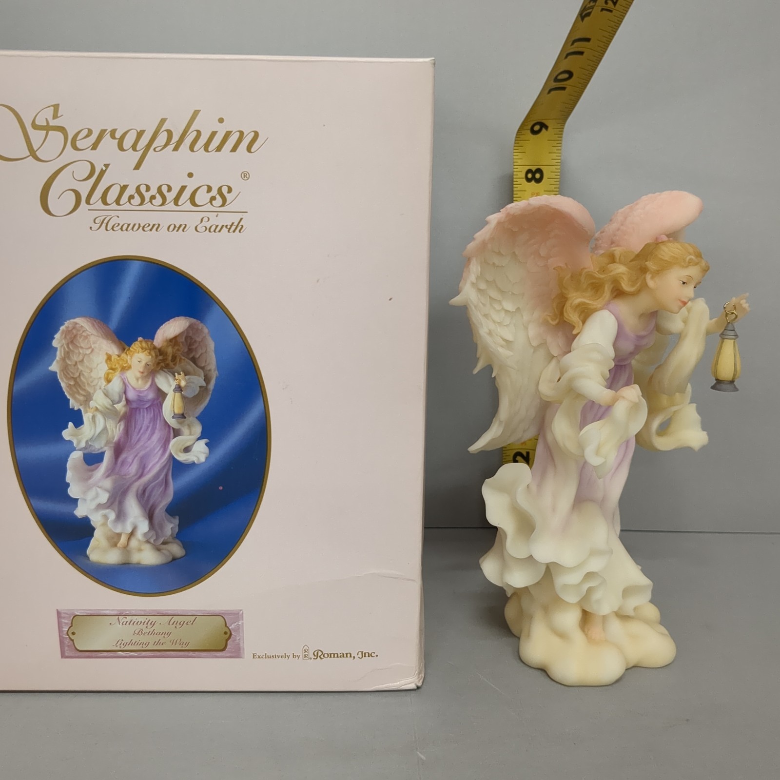 Seraphim Classics Nativity Angel “Bethany” Lighting The Way Roman #81653 w/Box