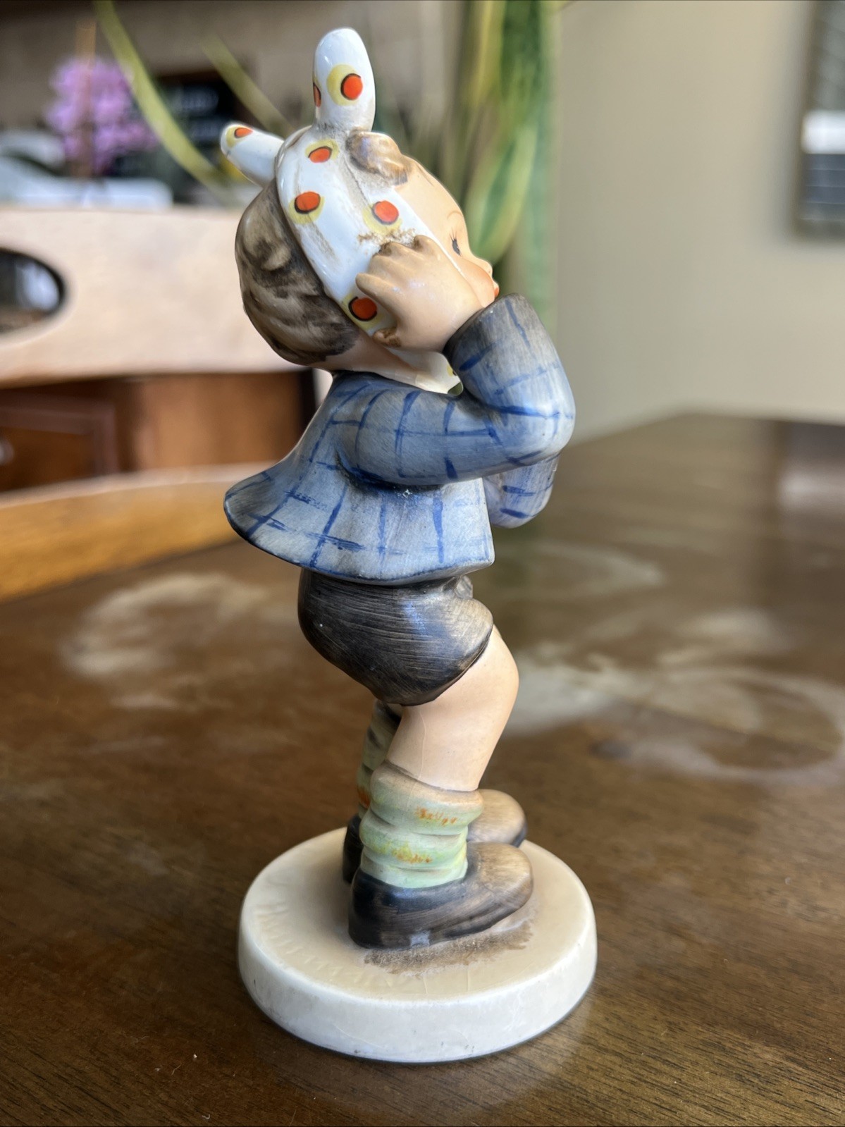Rare Hummel Goebel Boy With Toothache 217 Figurine TMK 2 Full Bee – 1950 1959