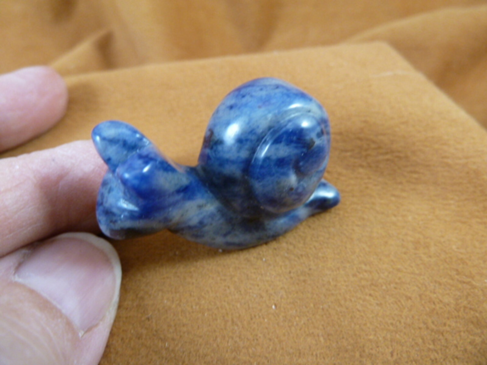Y-SNAI-559 Blue Gray Sodalite SNAIL FIGURINE GEMSTONE snails statue gastropod