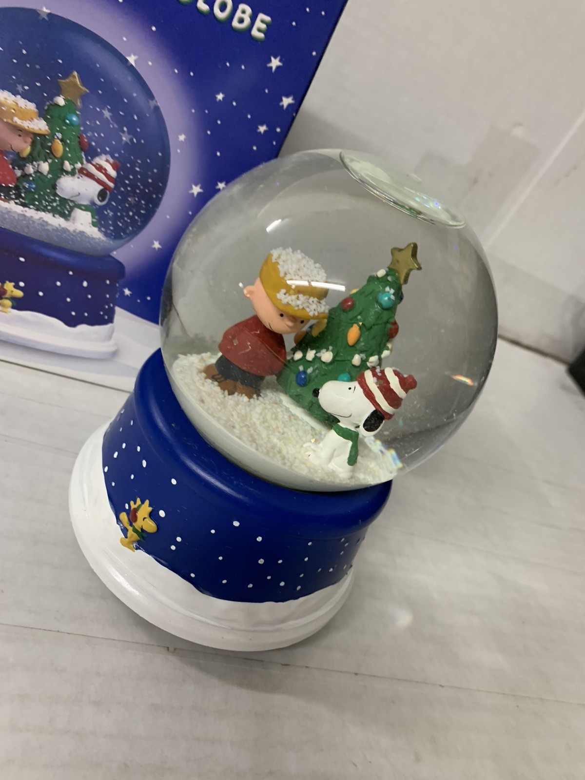 Hallmark Peanuts 50th Anniversary Christmas Snow Globe Musical Theme Song Snoopy