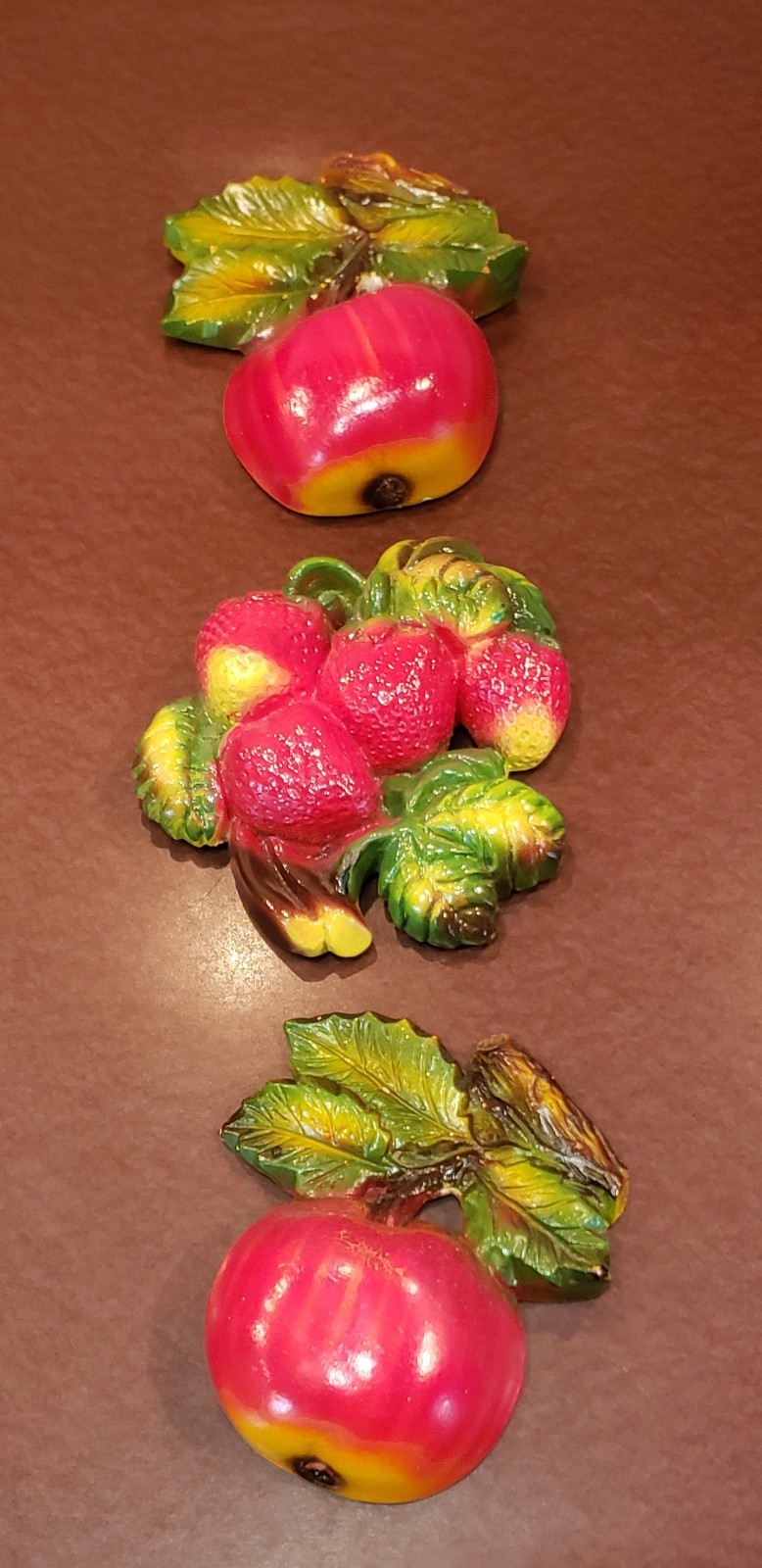 Vintage Chalkware Apples and Strawberries Wall Plaques Set of 3 BEAUTIFUL!