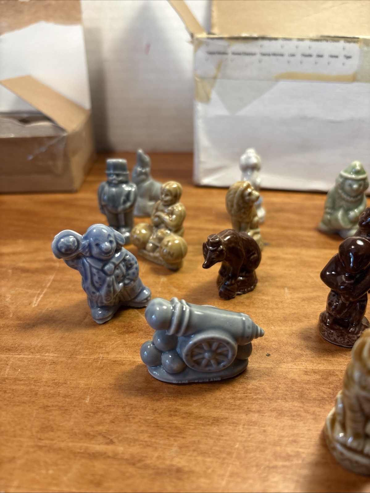 WADE CIRCUS SERIES SET OF 15 MONKEY, POODLE, & 10 Endangered Species Complete