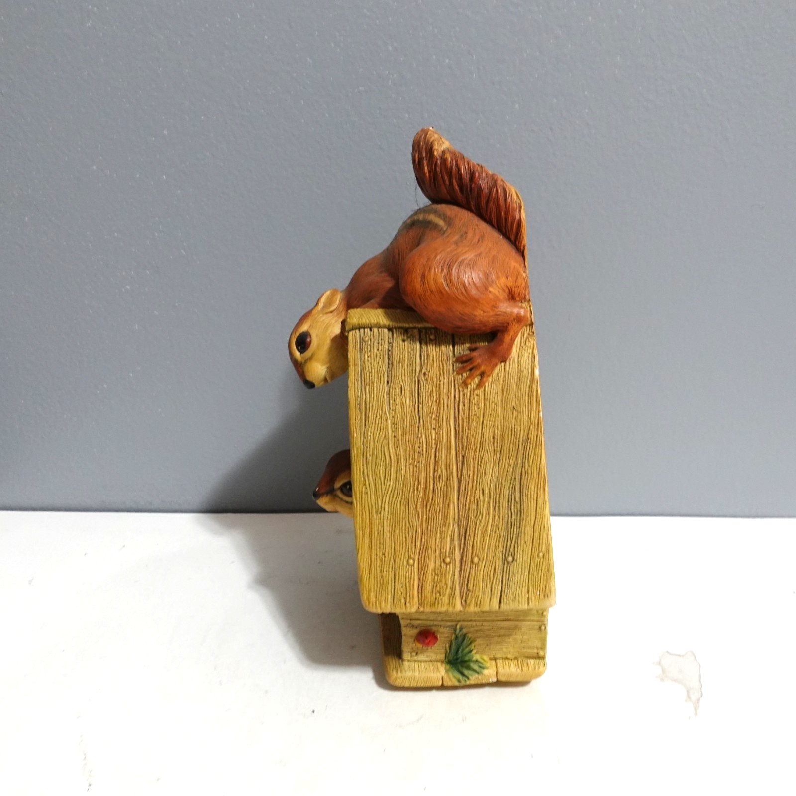 Bossons Chalkware Wall Plaque Figurine Chipmunks