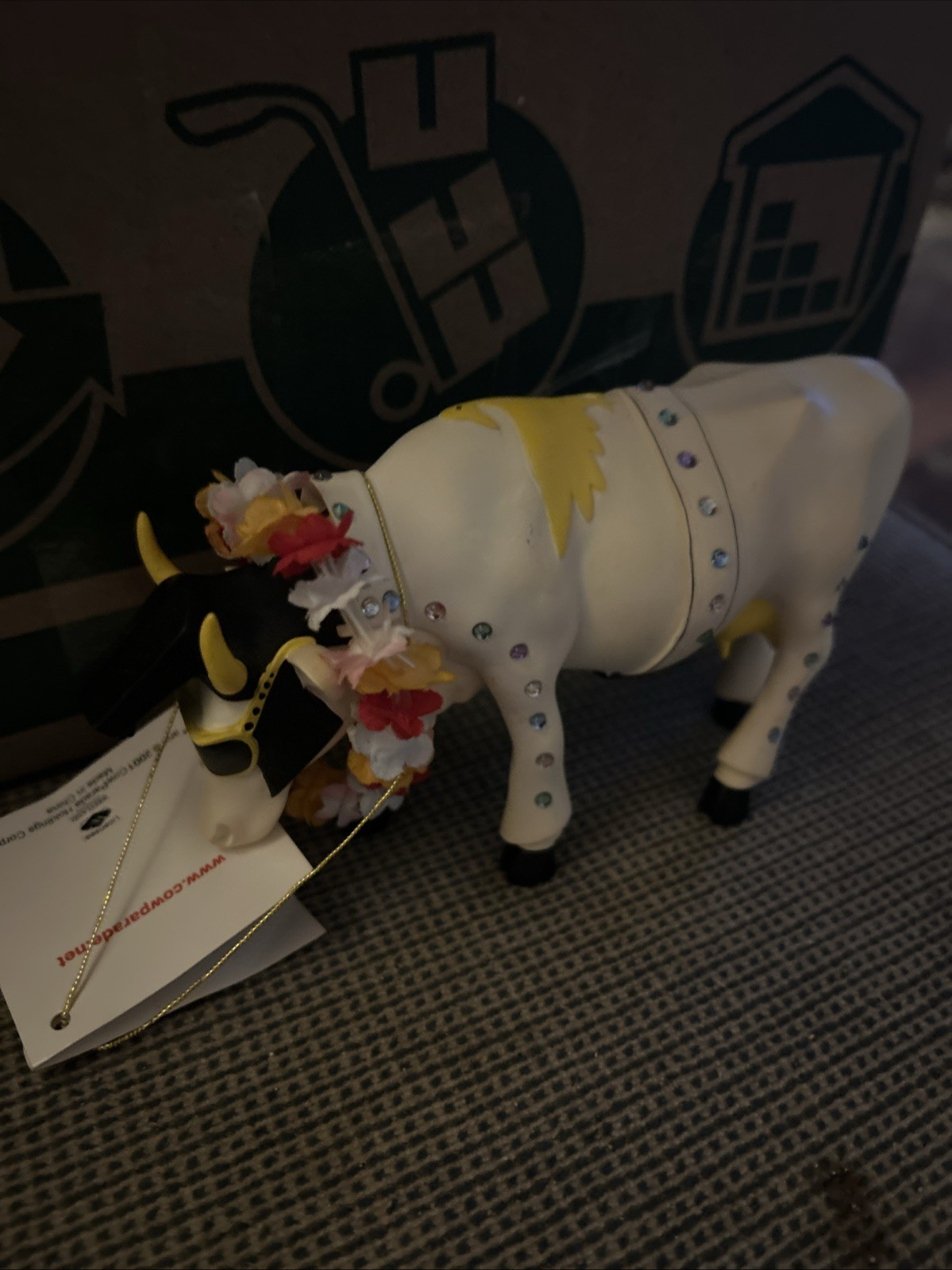 Vtg 2001 Cow Parade Elvis Presley Rock N Roll Cow #9137 Vegas Hawaii Luau Tag