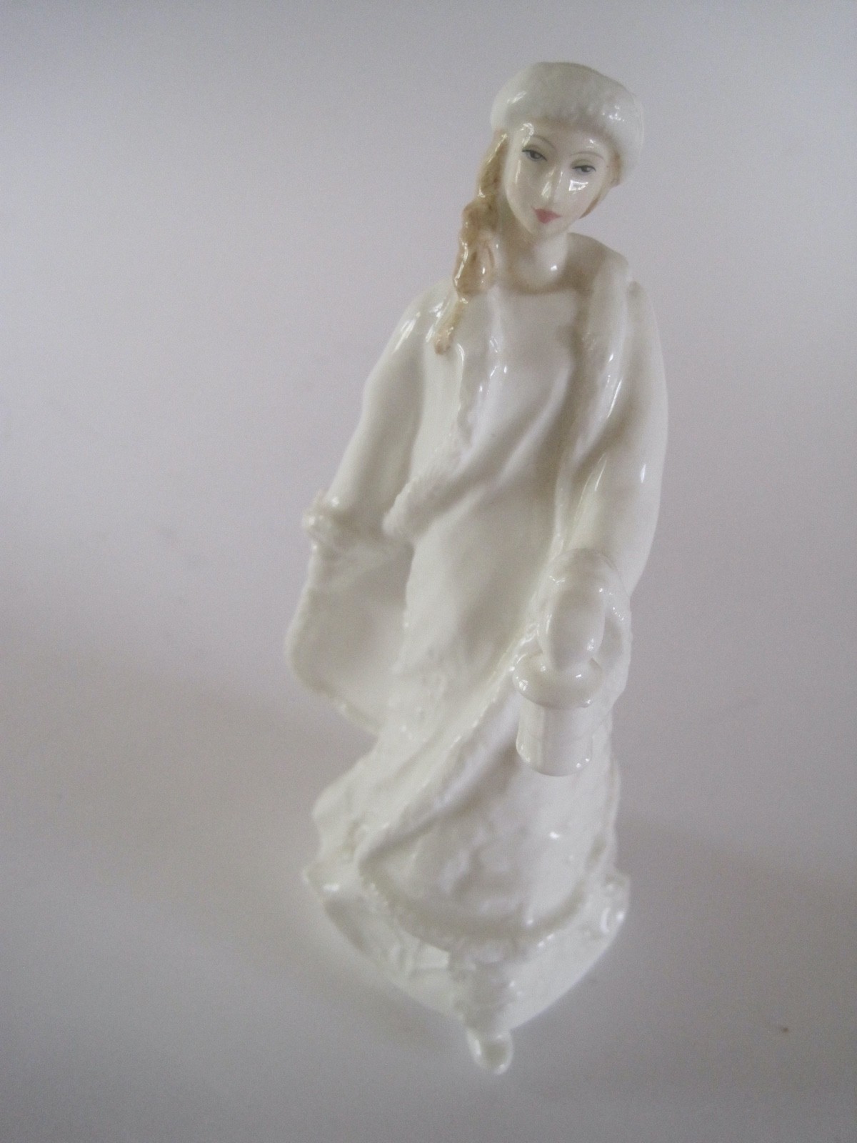 Royal Doulton Christmas Lantern 1997 Figurine Approx. 6″