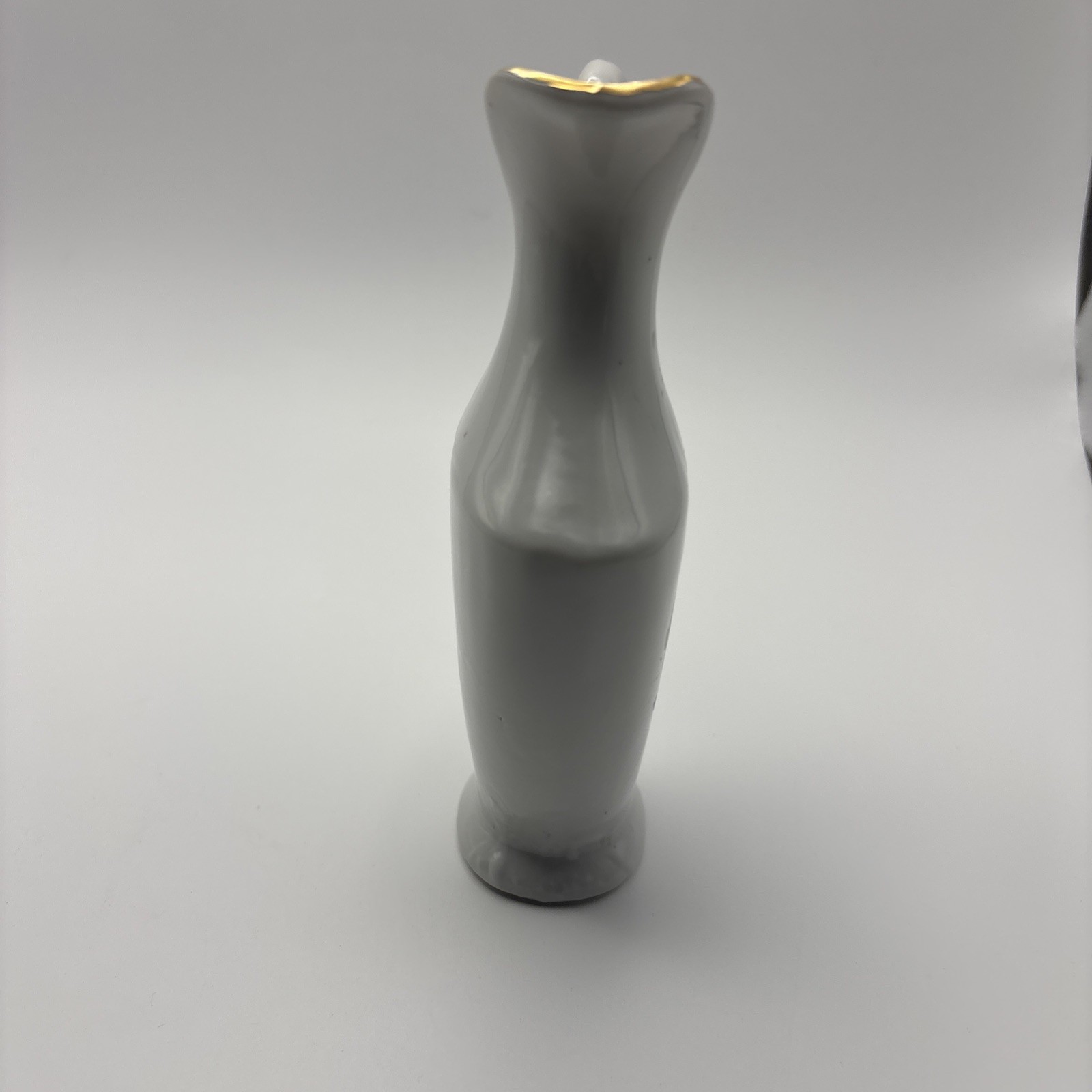 Vintage Porcelain 5 1/4″ Bud Vase by Ardco Dallas, Fine Quality Made In Japan