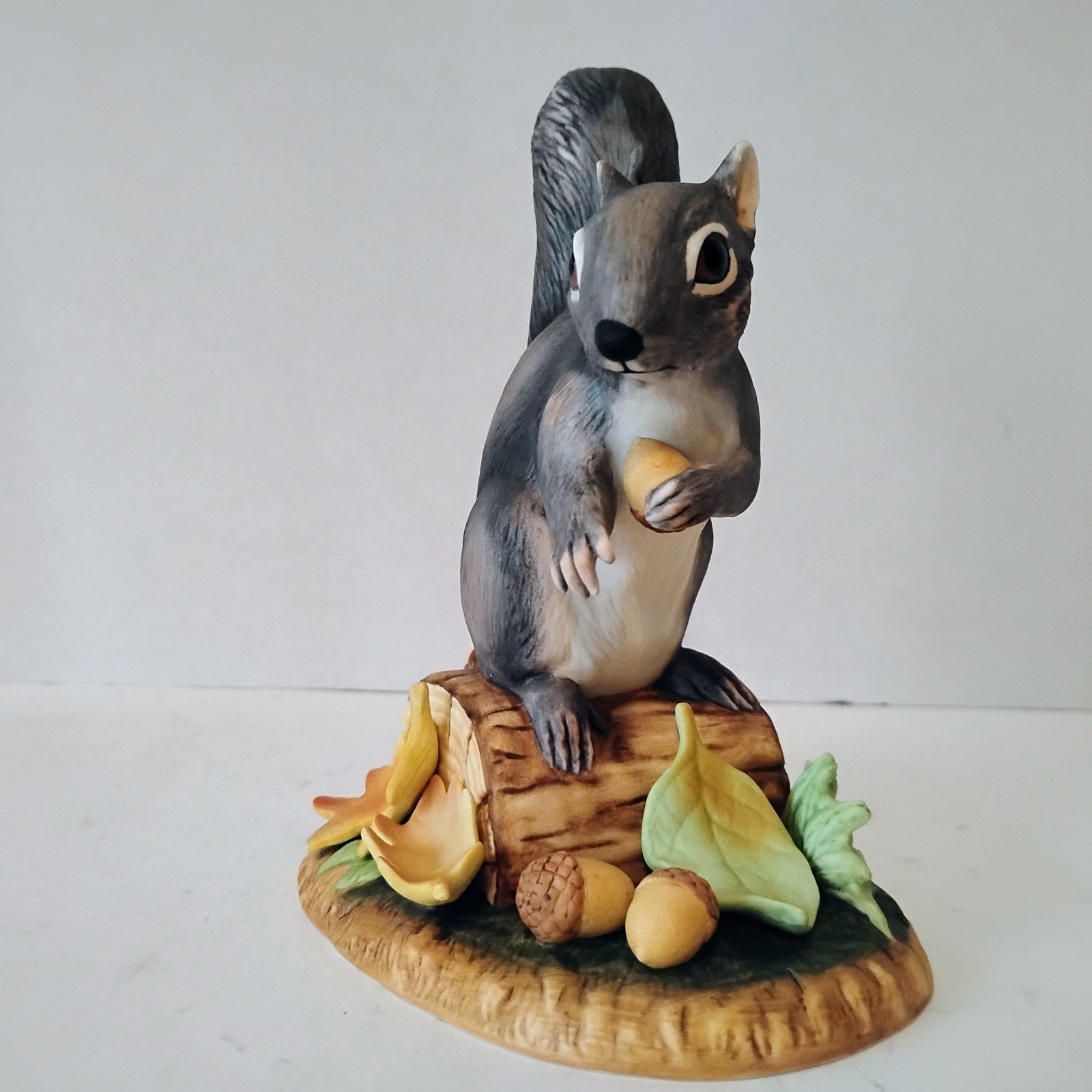 Andrea by Sadek Gray Squirrel #9687 Porcelain 5.5″ Figurine 1997 Vintage