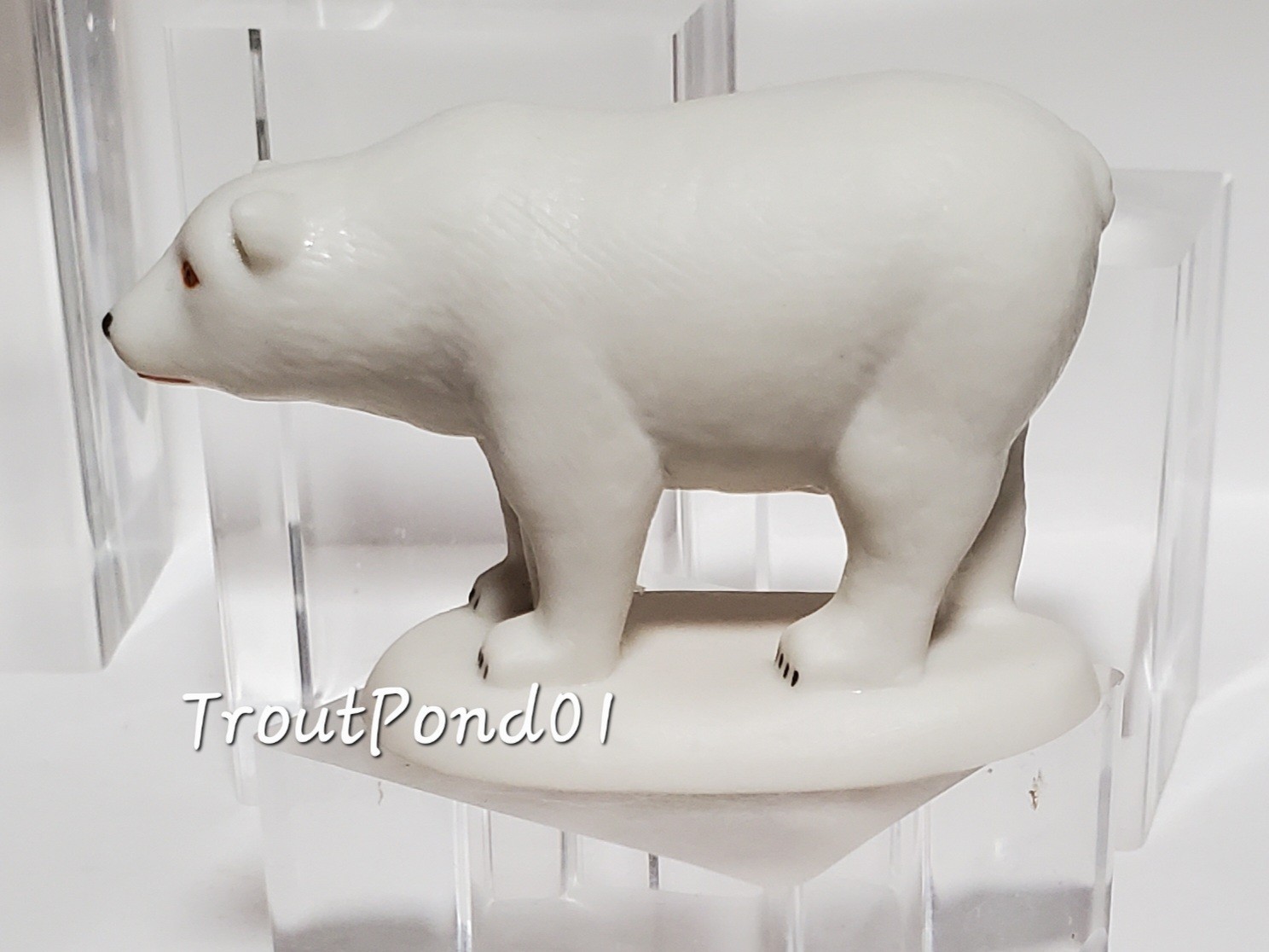 Wade Survival Animals Polar Bear 3 in Collector’s Club Members Only Series 2011