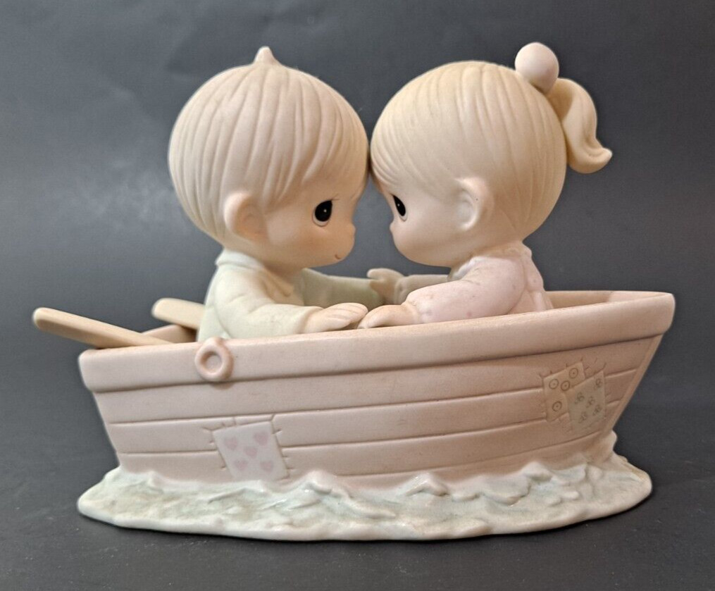 Precious Moments 1985 “Friends Never Drift Apart” # 100250 – 5.25″Lx4.50″Wx3.5″H