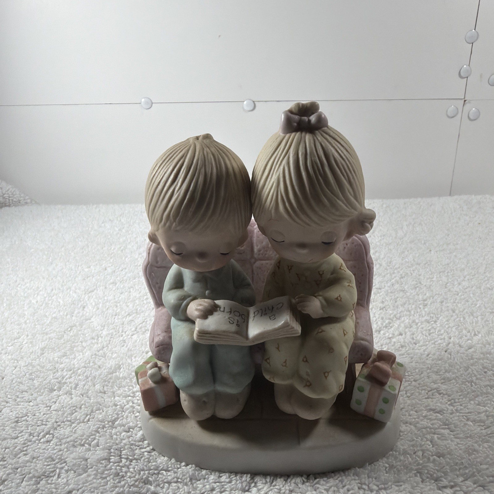 Precious Moments 1978 Jonathon & David “Unto Us A Child is Born” Figure