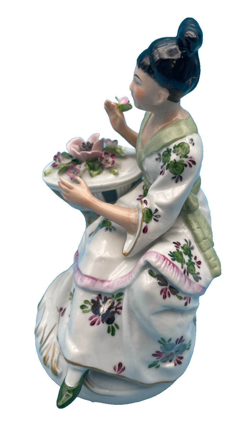 Beautiful Sitzendorf Asian Woman with Tray of Flowers